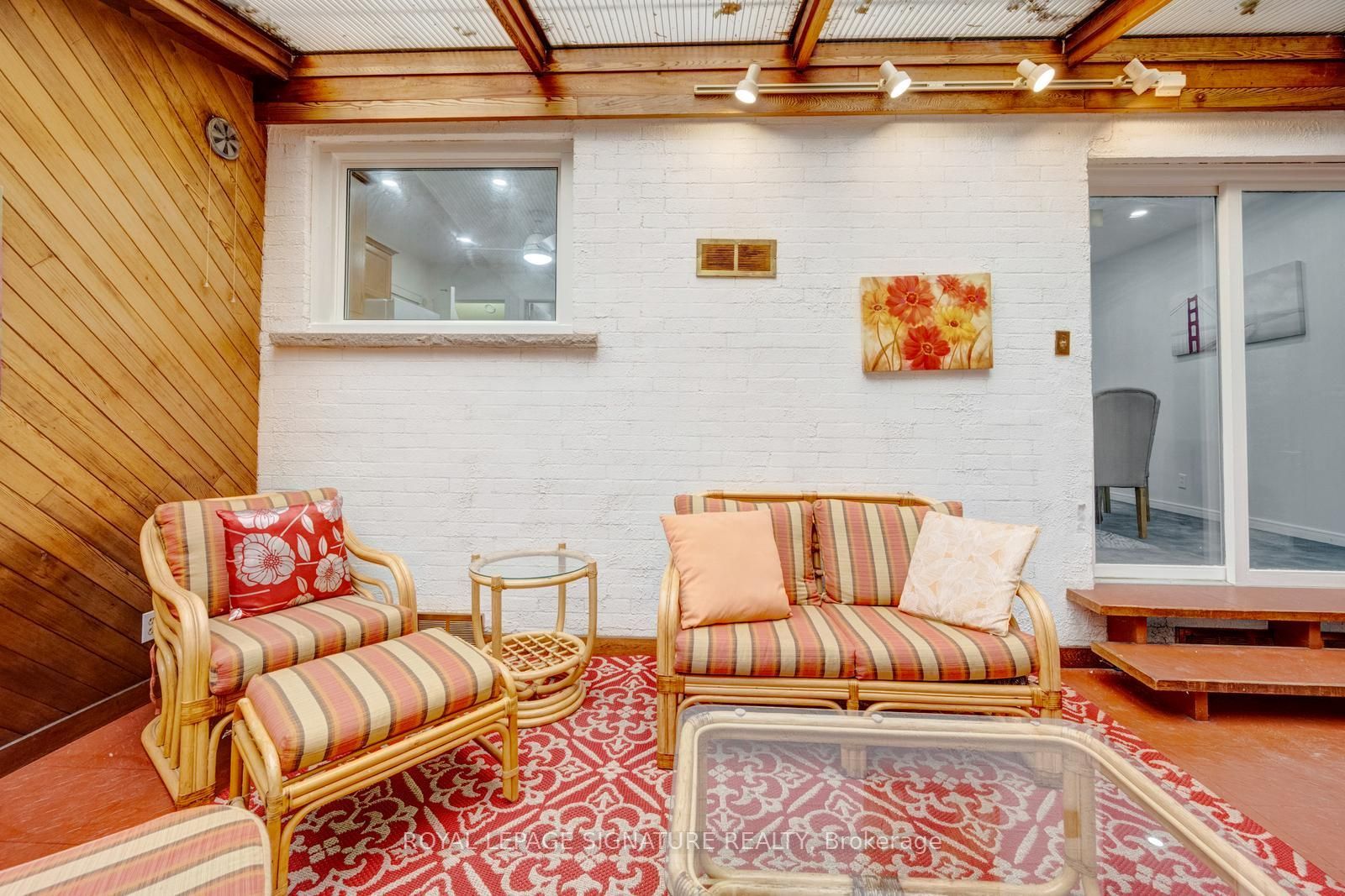 77 Mccraney Street W Property Photo 24