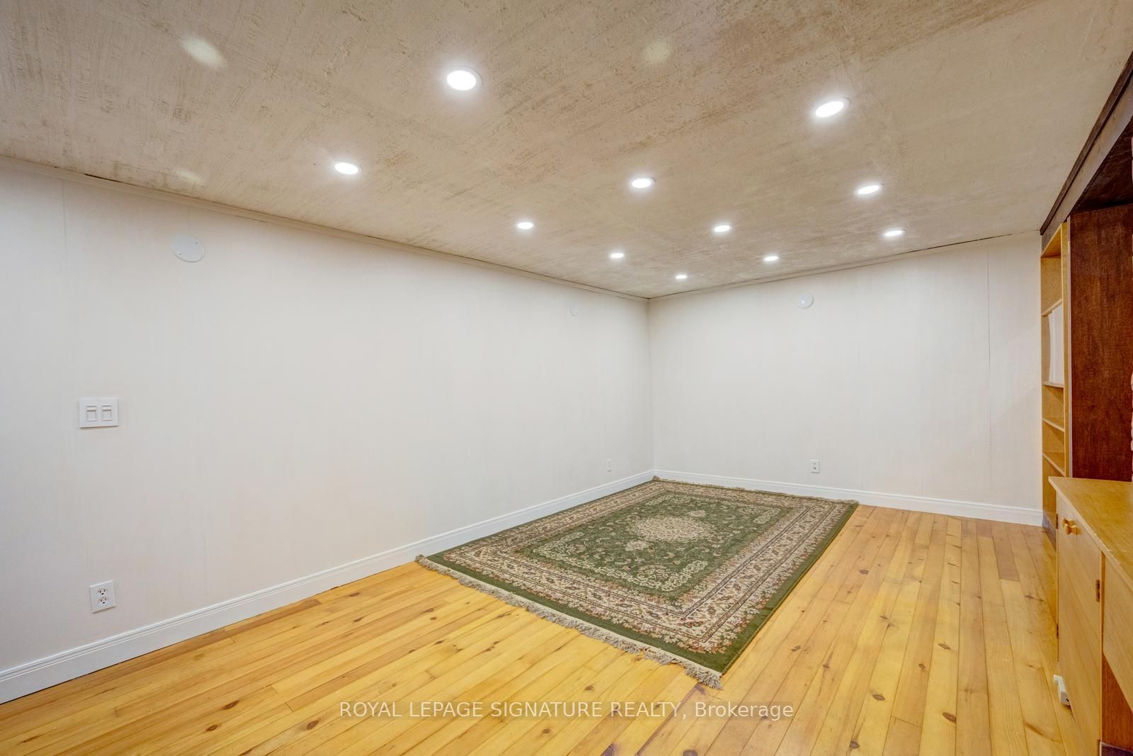 77 Mccraney Street W Property Photo 27