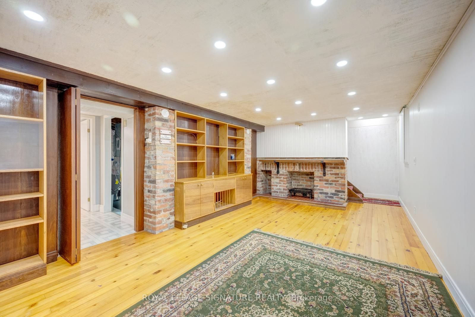 77 Mccraney Street W Property Photo 28