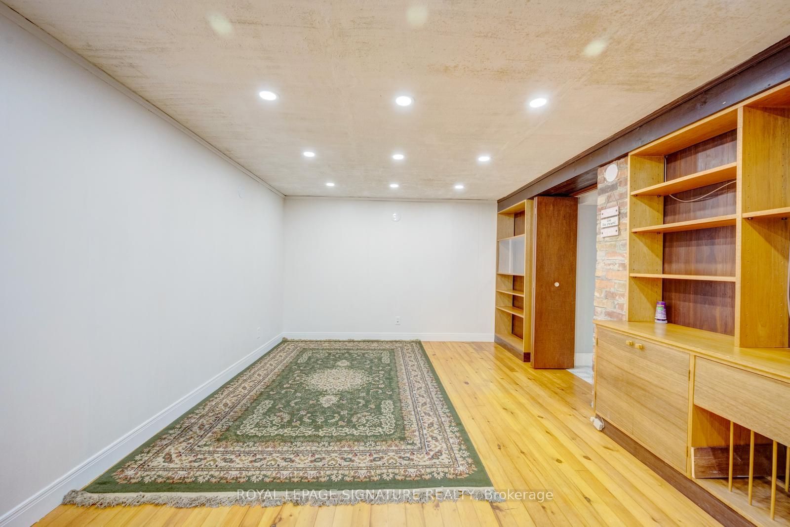 77 Mccraney Street W Property Photo 30