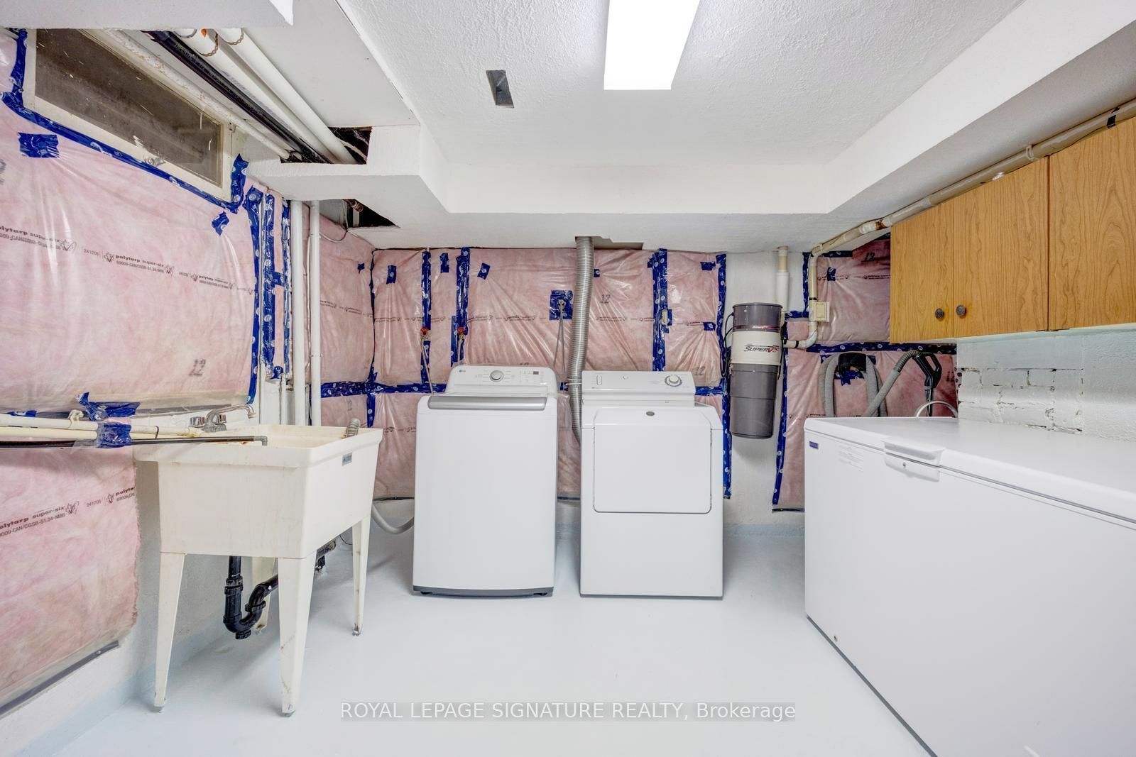 77 Mccraney Street W Property Photo 36