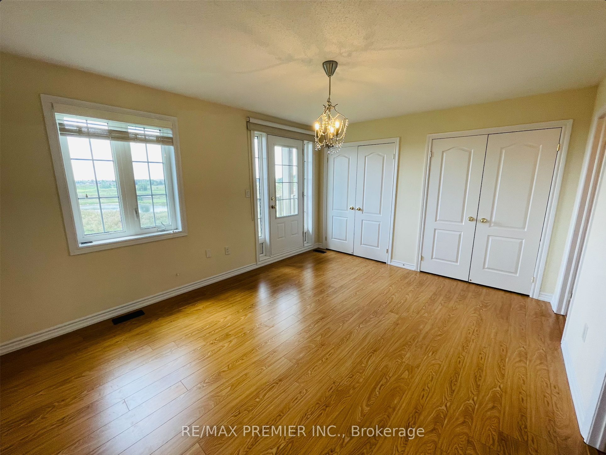 32 Shiff Crescent Property Photo 14