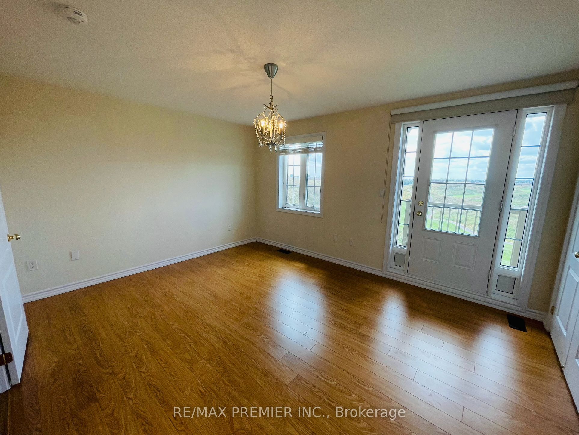 32 Shiff Crescent Property Photo 15