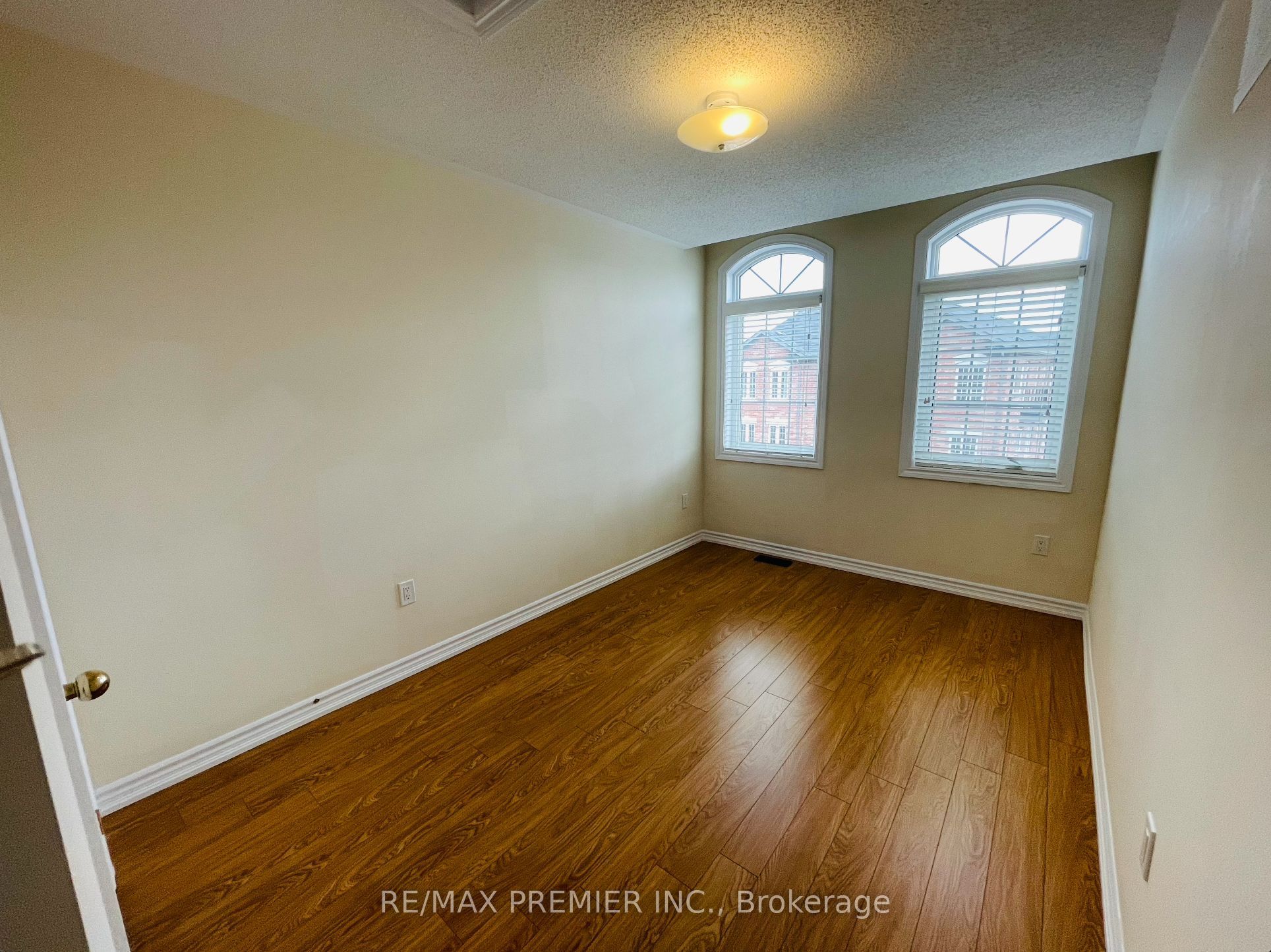 32 Shiff Crescent Property Photo 19