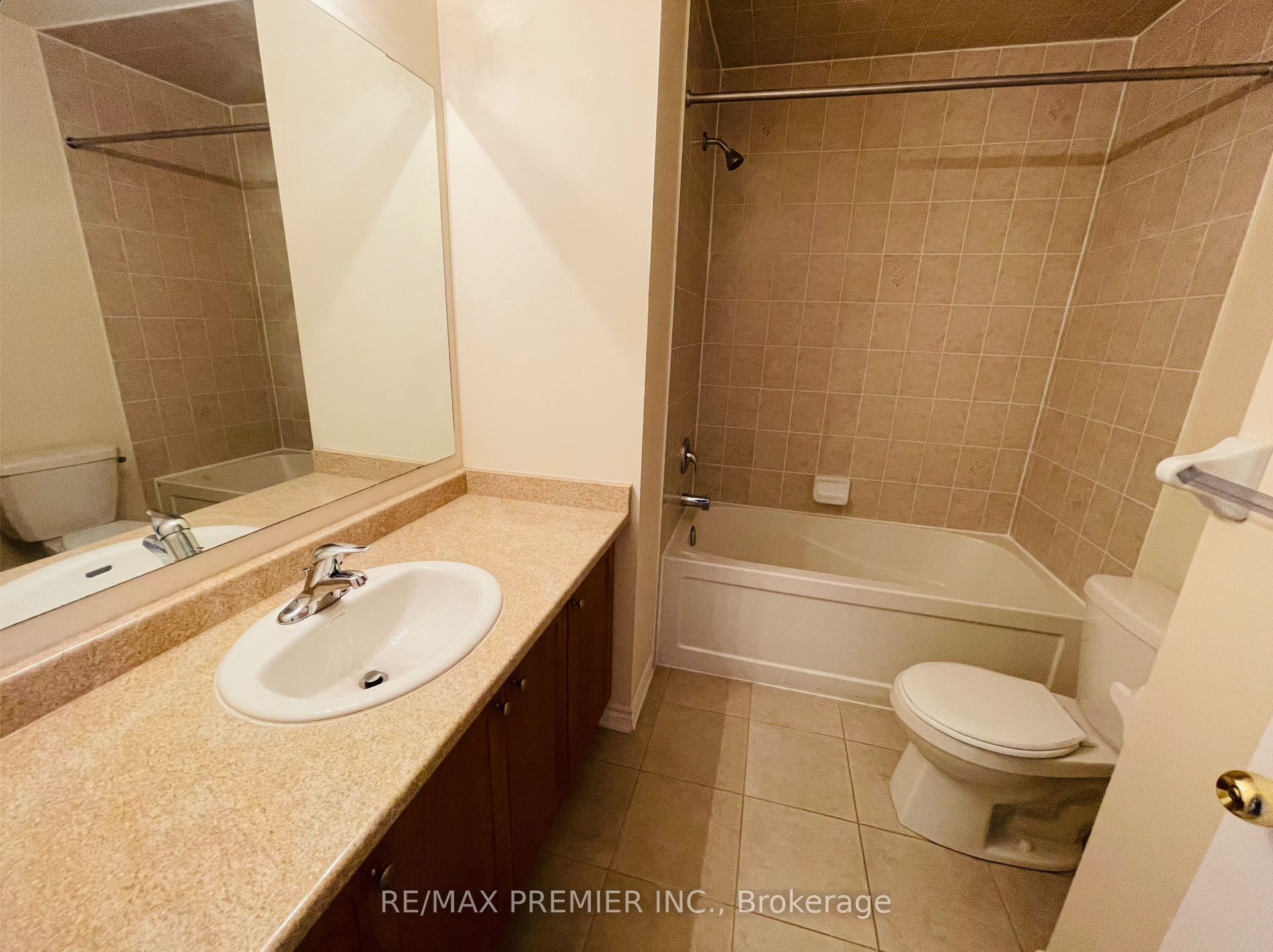 32 Shiff Crescent Property Photo 20