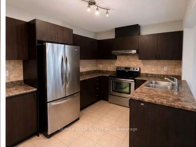 765 Millworks Crescent Property Photo 3