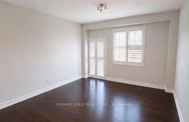765 Millworks Crescent Property Photo 4