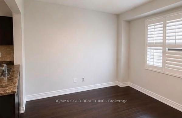 765 Millworks Crescent Property Photo 5