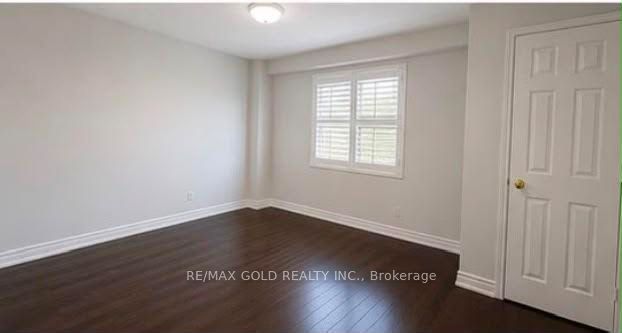 765 Millworks Crescent Property Photo 7