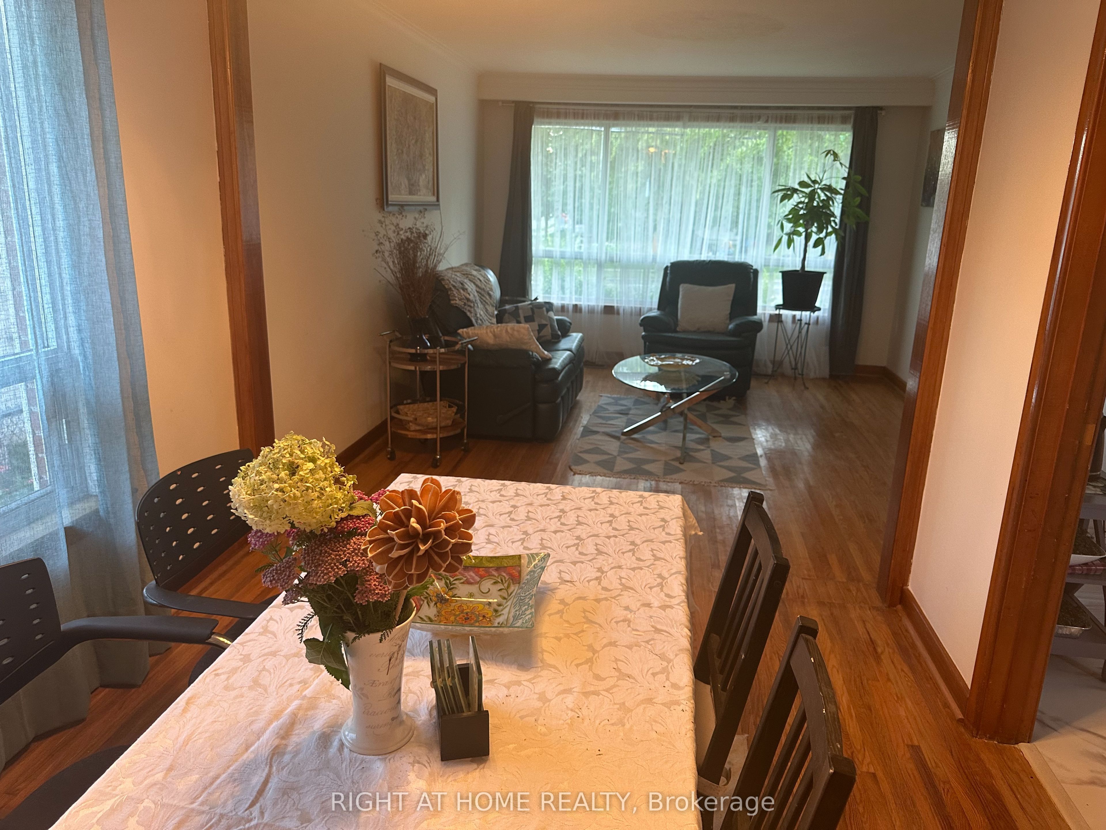 309 Queen Mary Drive Property Photo 8