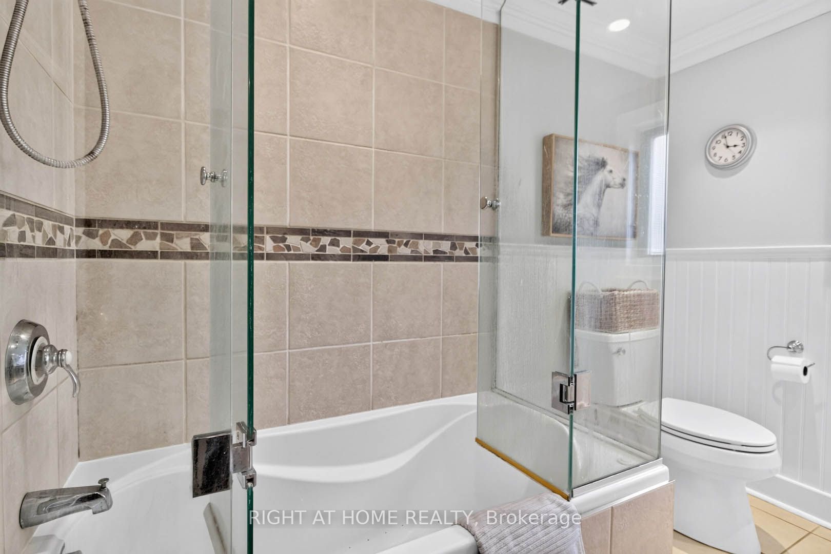 516 Kenmarr Crescent Property Photo 22