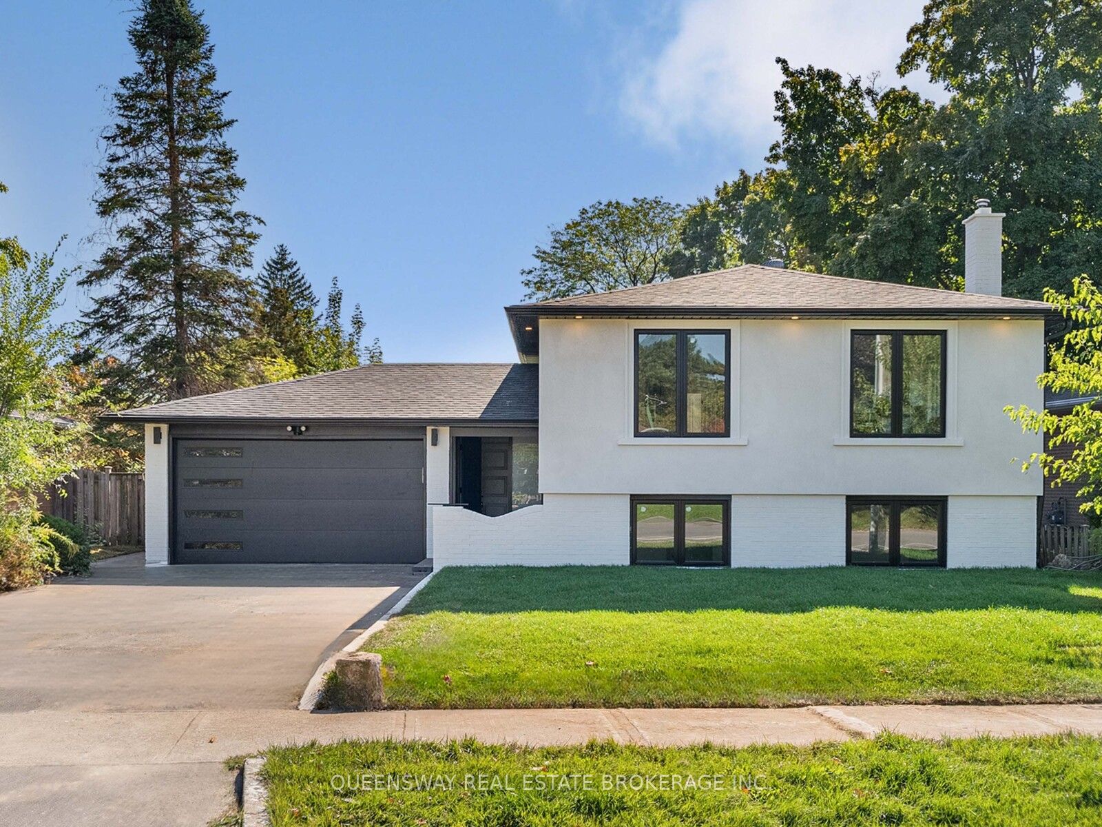 1128 Pinegrove Road Property Photo 1