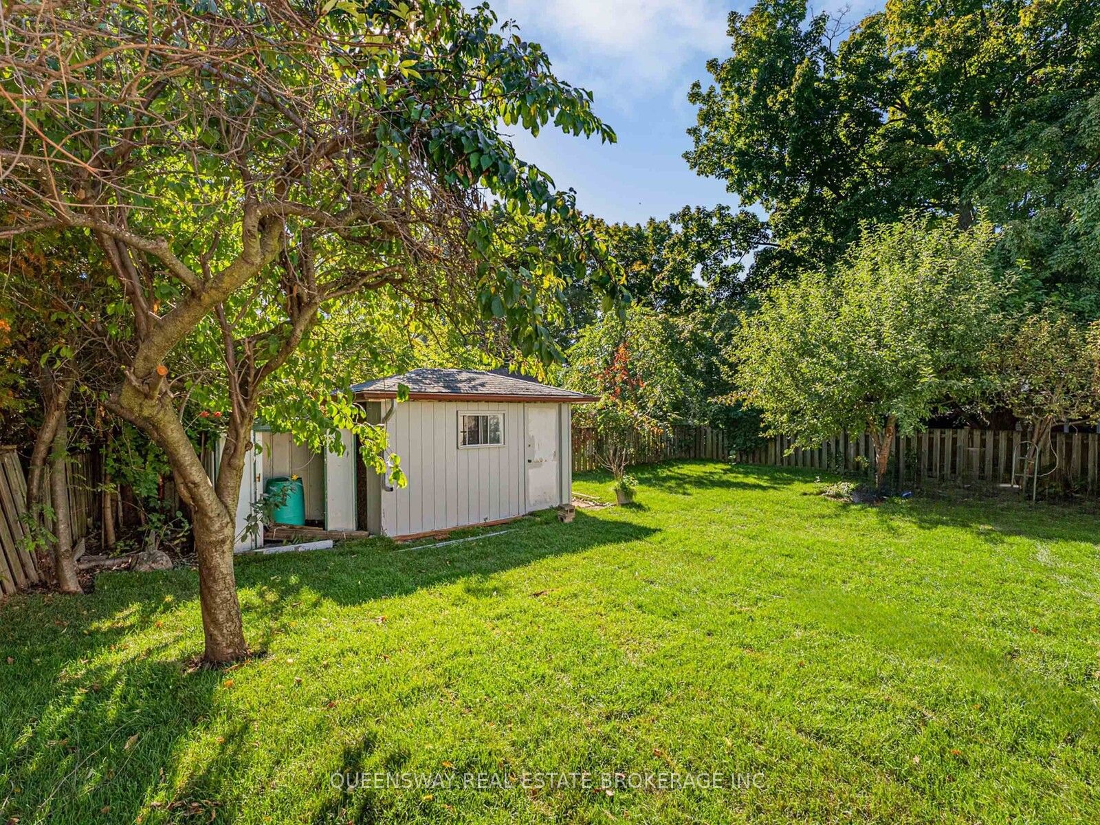 1128 Pinegrove Road Property Photo 2