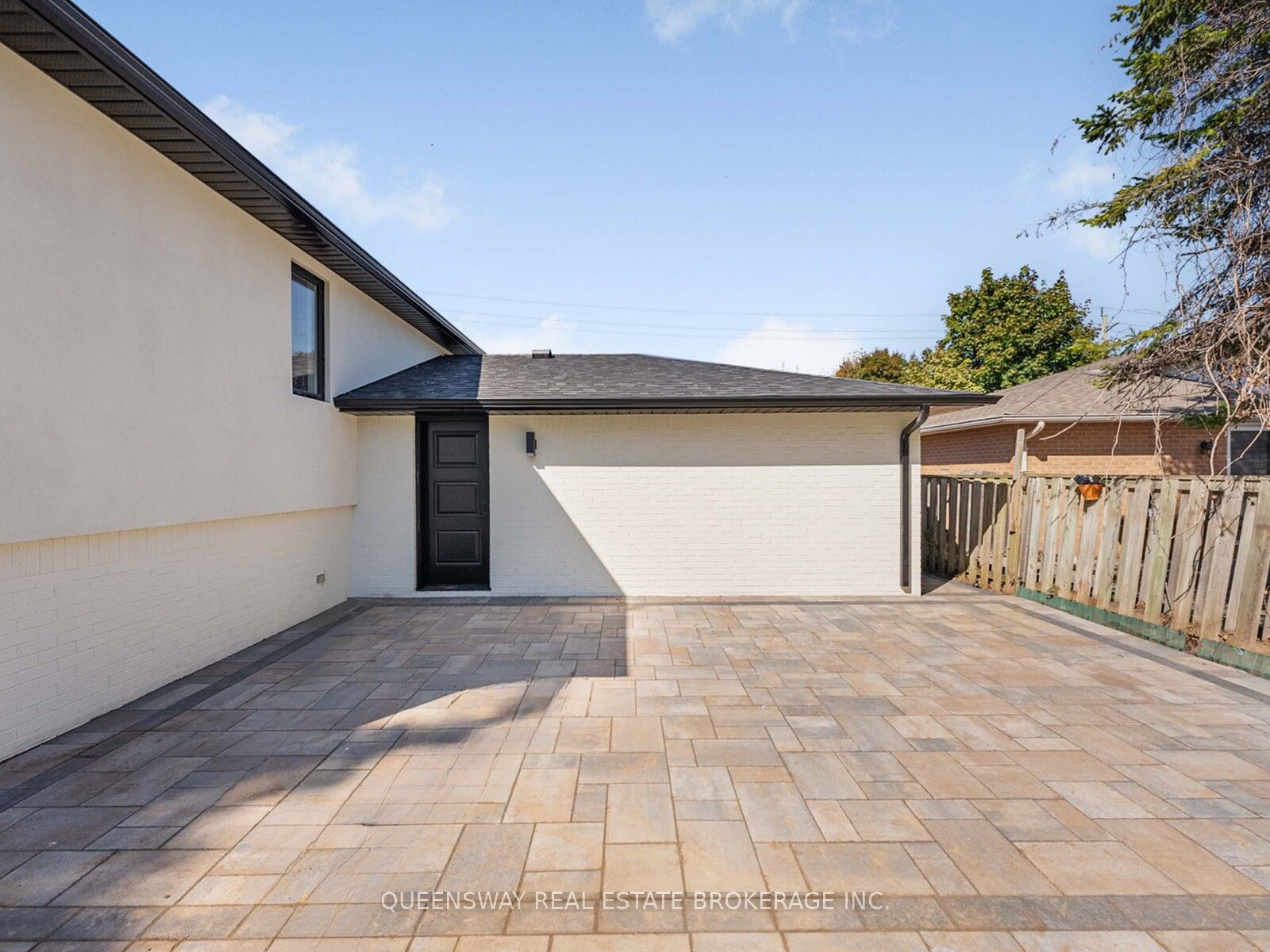 1128 Pinegrove Road Property Photo 3