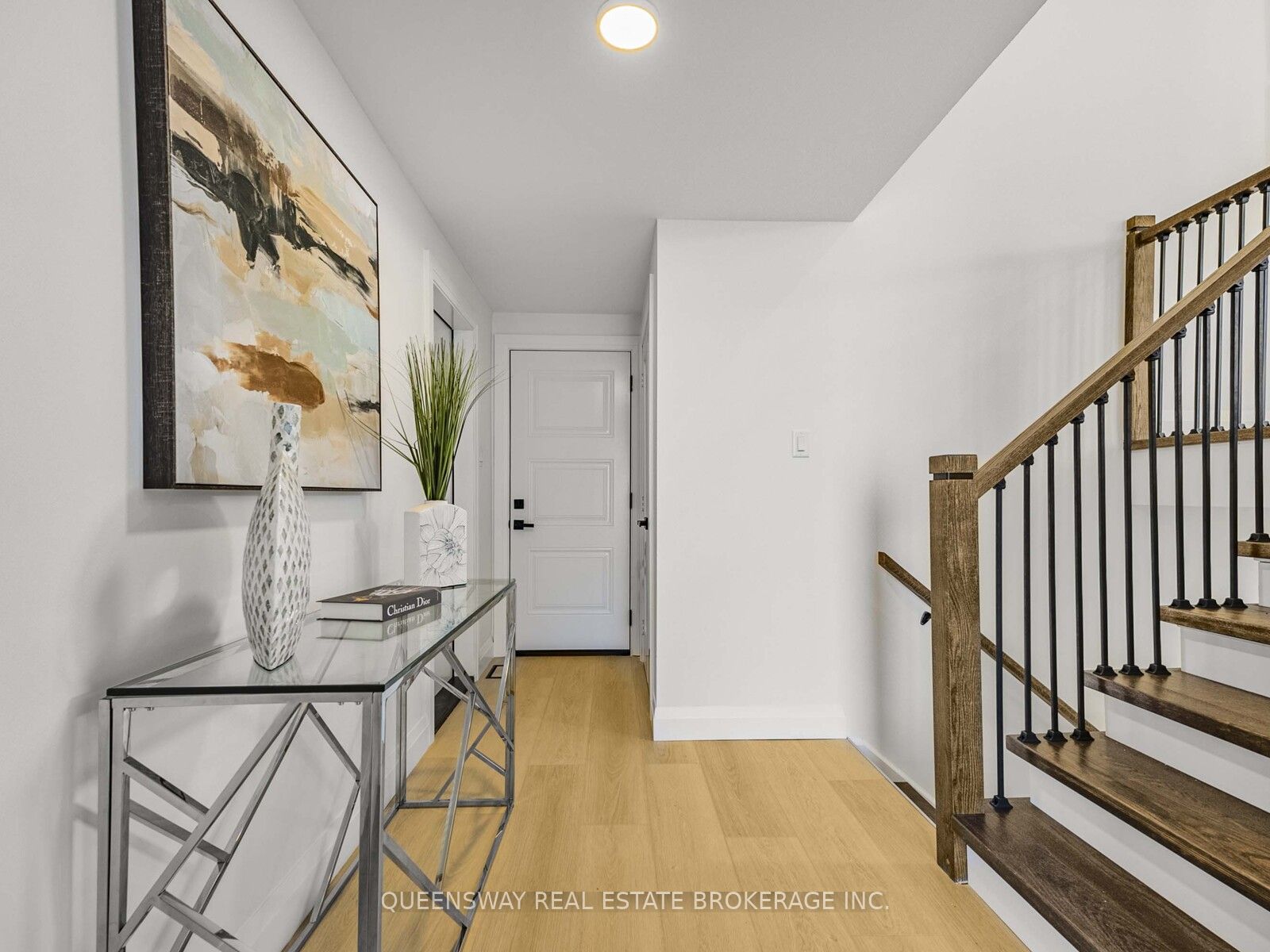 1128 Pinegrove Road Property Photo 4