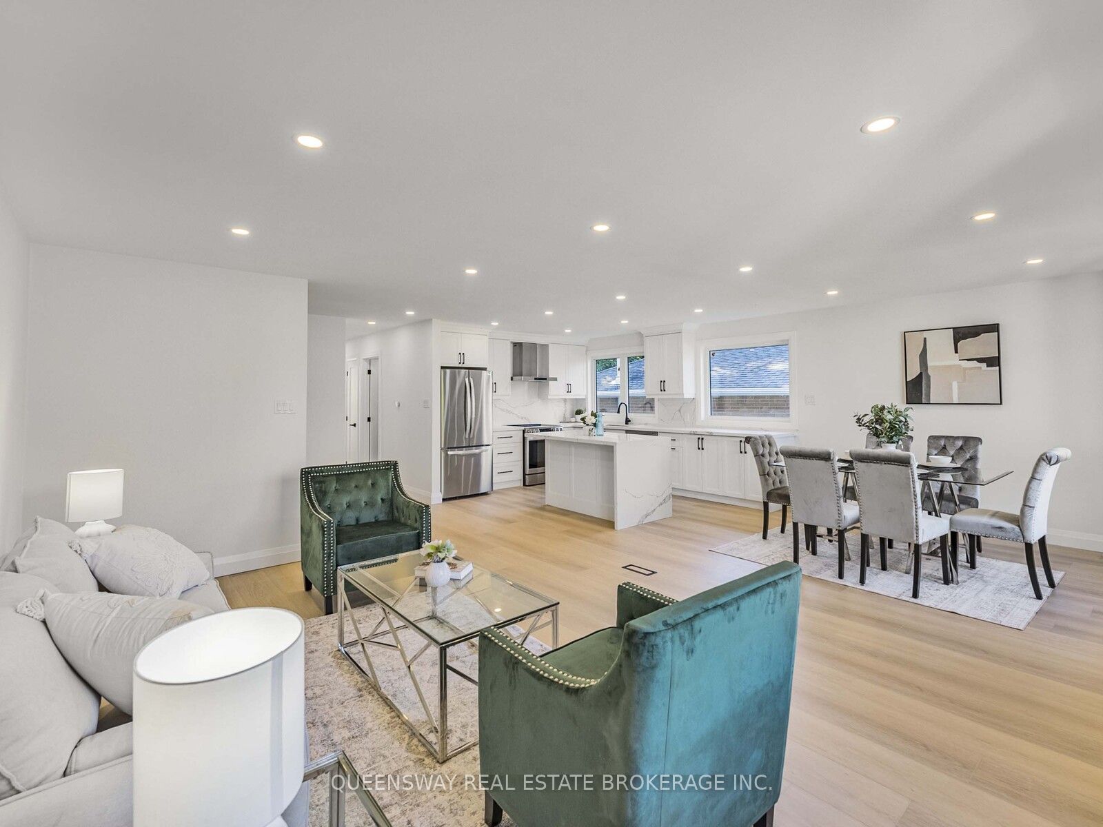 1128 Pinegrove Road Property Photo 8