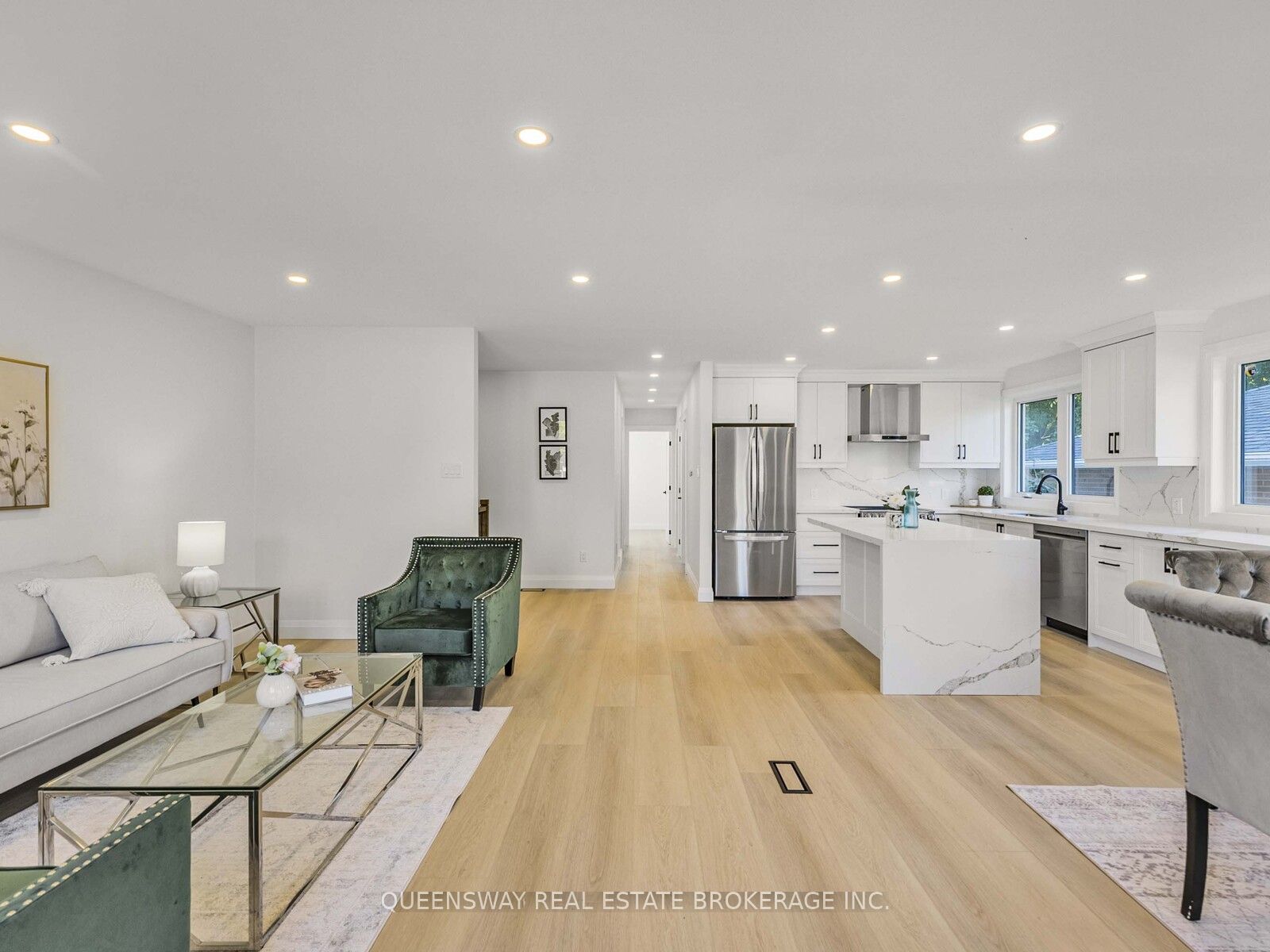 1128 Pinegrove Road Property Photo 9