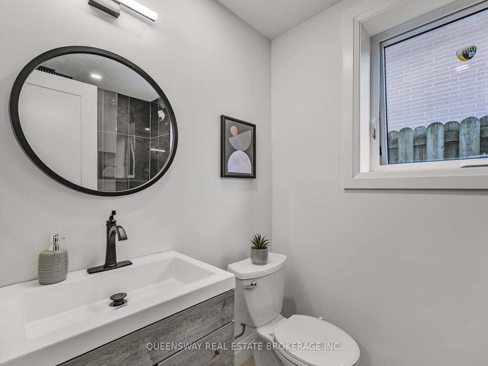 1128 Pinegrove Road Property Photo 32