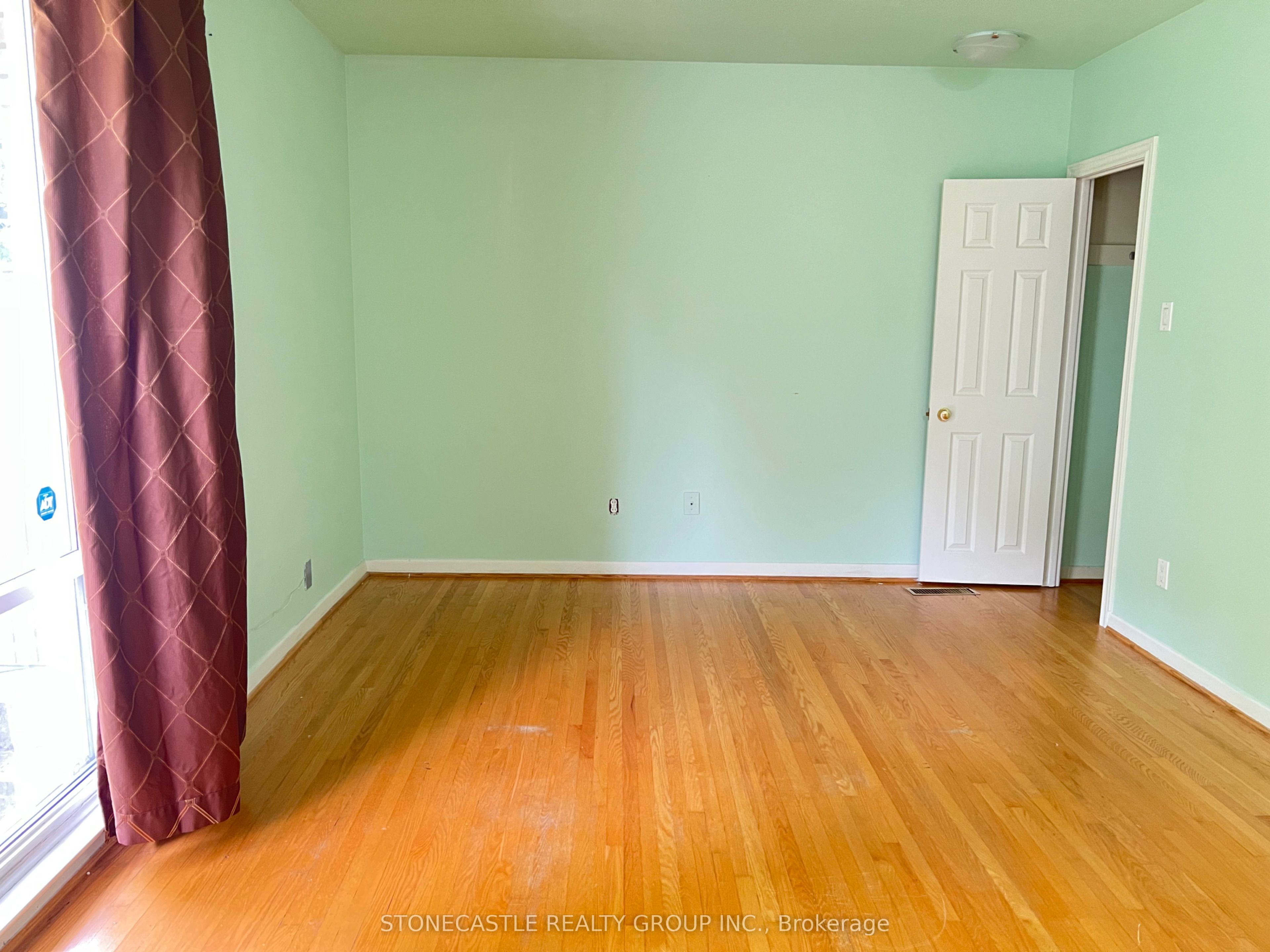 8 Hartsdale Drive Property Photo 9