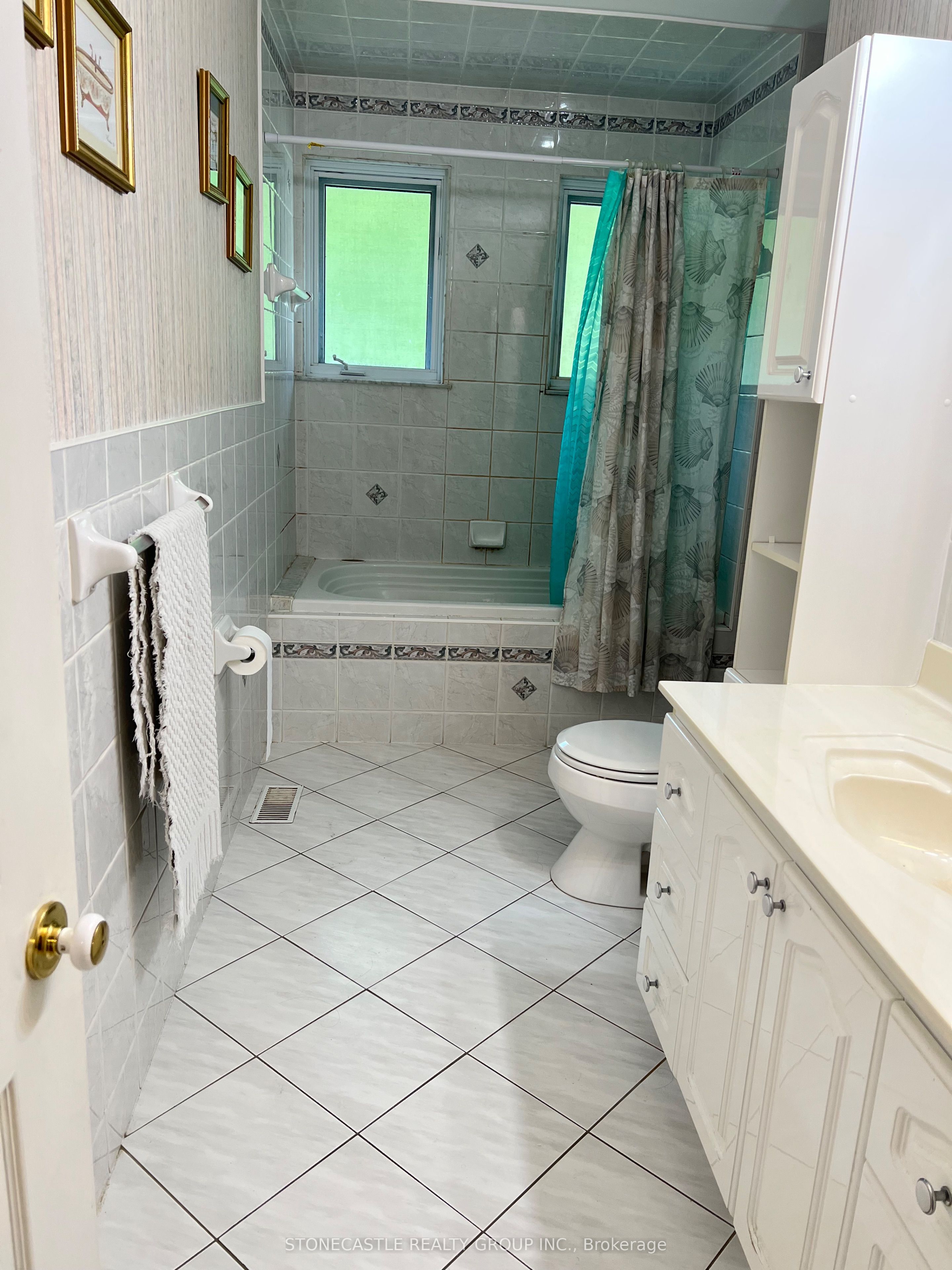 8 Hartsdale Drive Property Photo 14