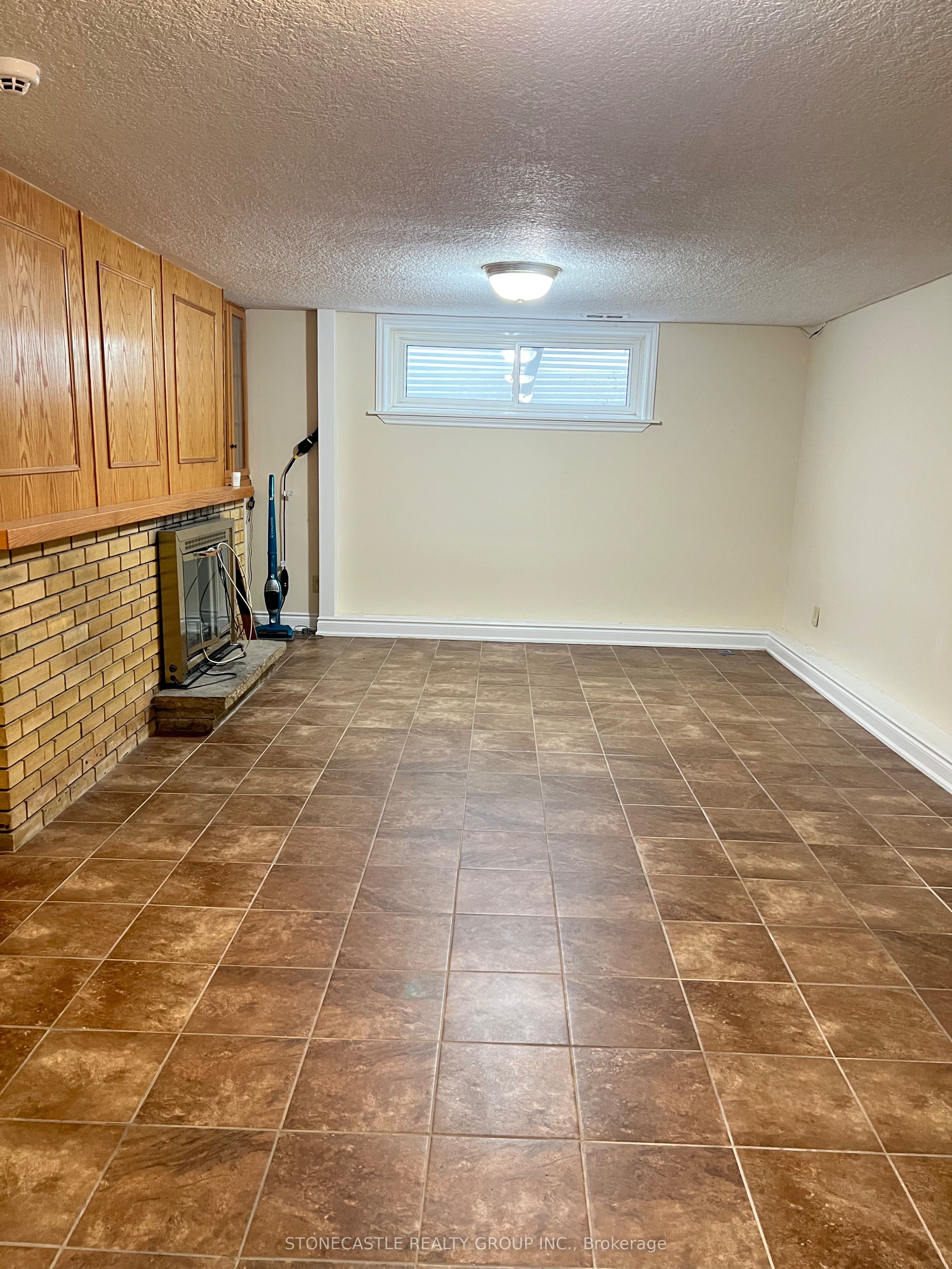 8 Hartsdale Drive Property Photo 15