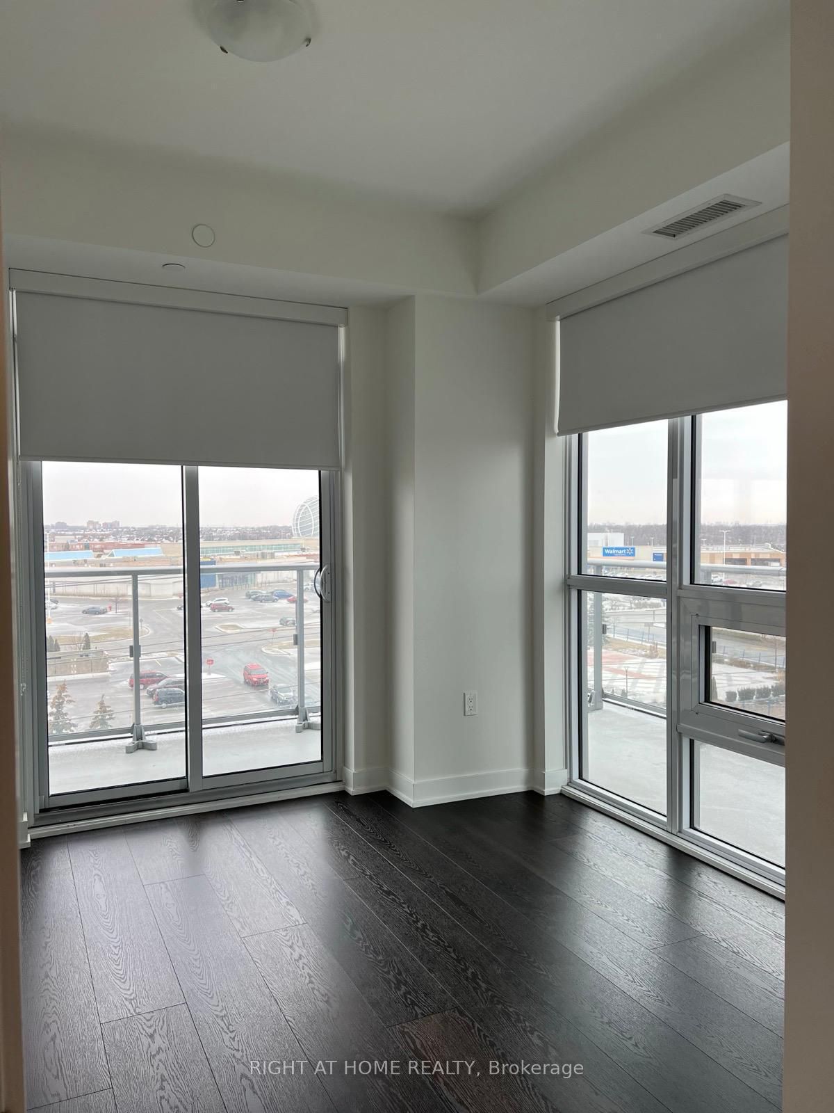 W13674274 Property Photo 12