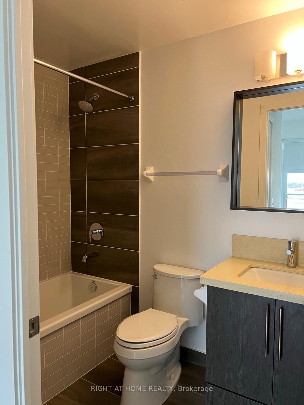 W13674274 Property Photo 13