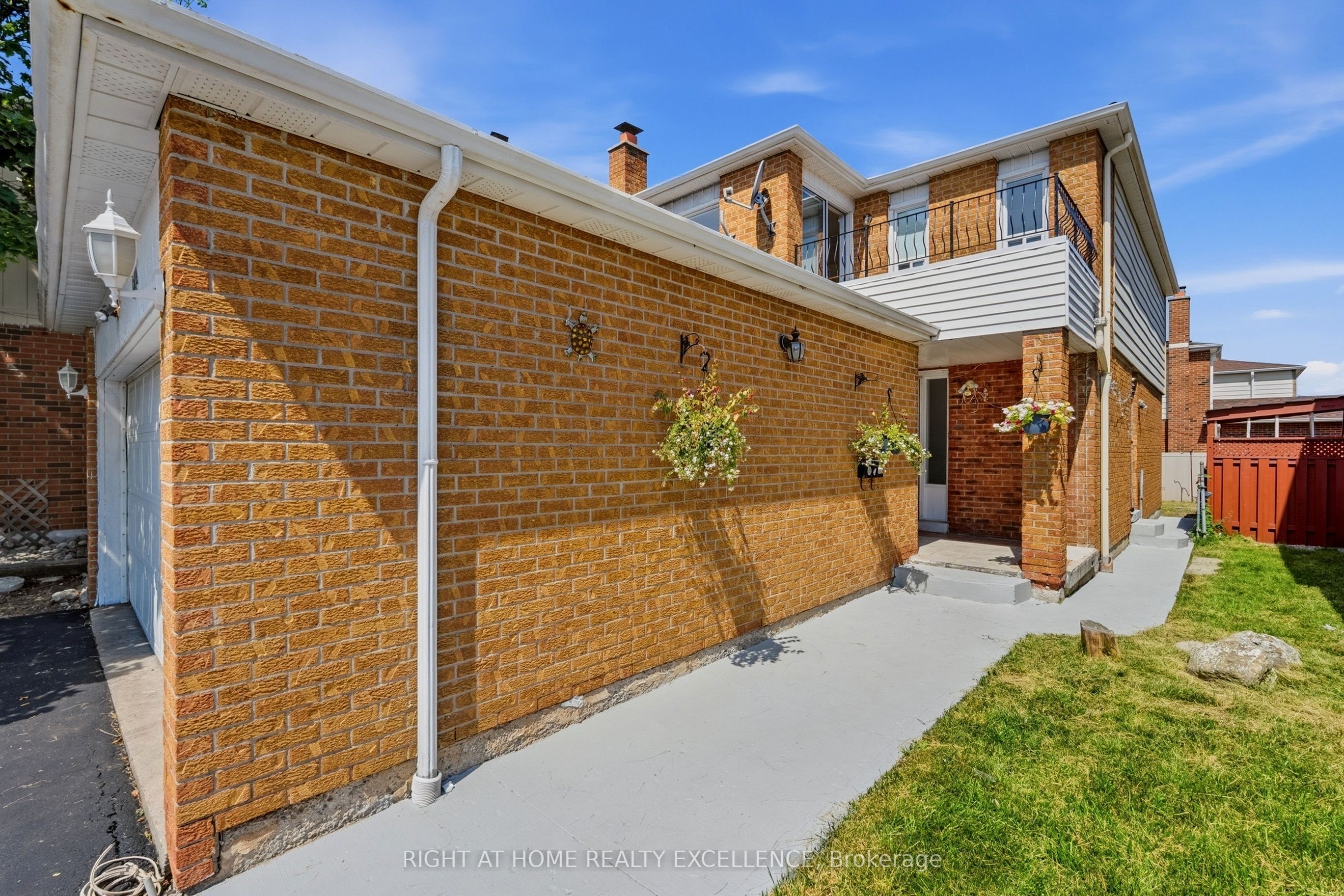 10 Banting Crescent Upper Property Photo 5