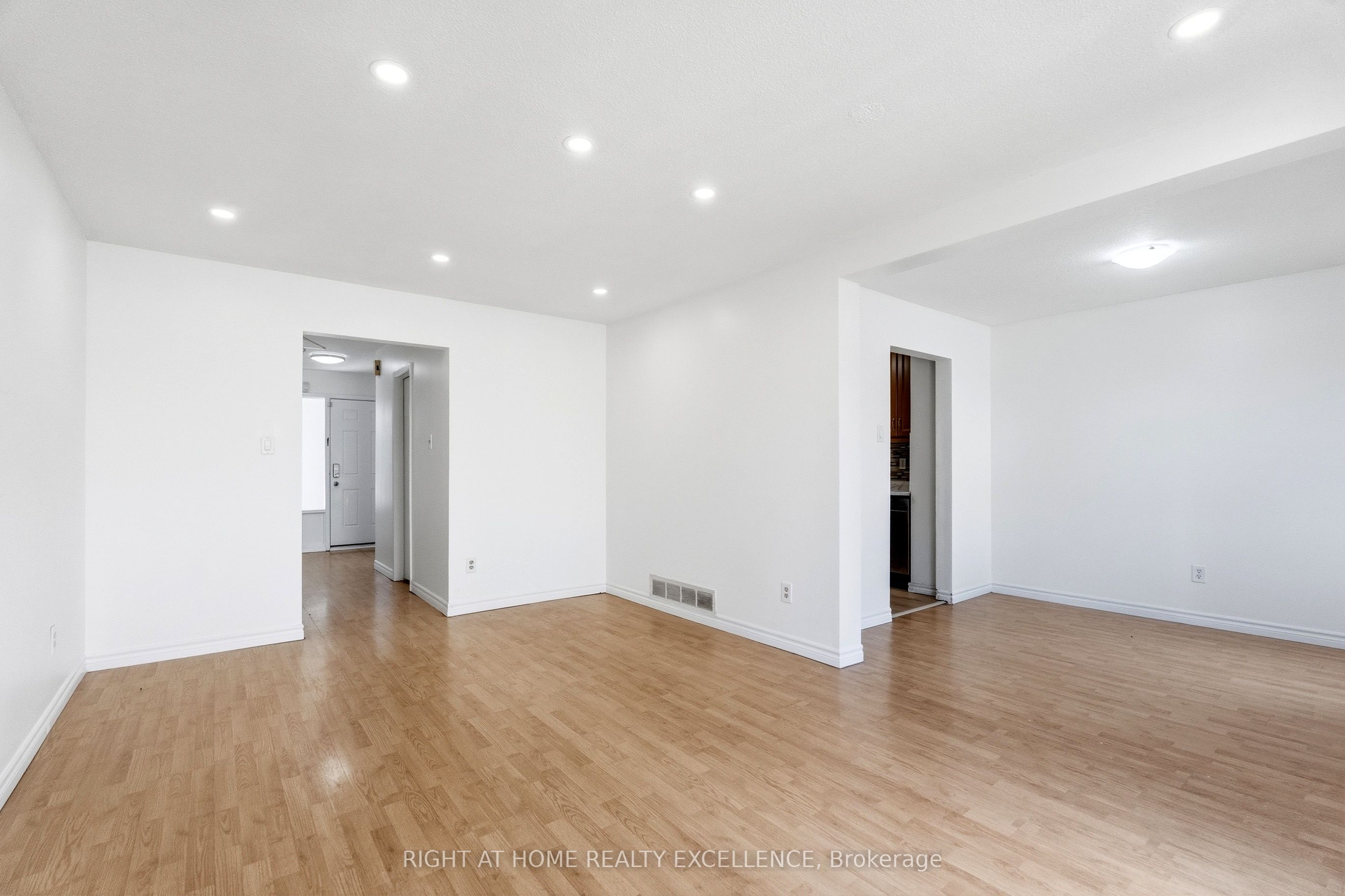 10 Banting Crescent Upper Property Photo 9