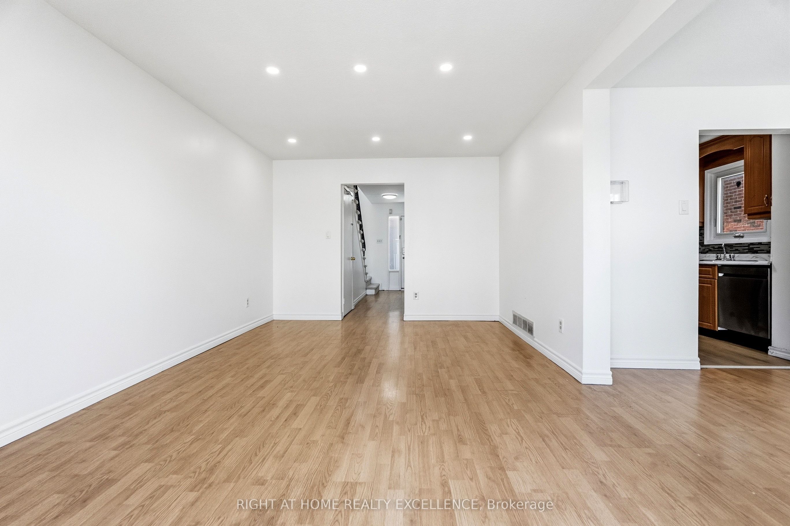 10 Banting Crescent Upper Property Photo 10