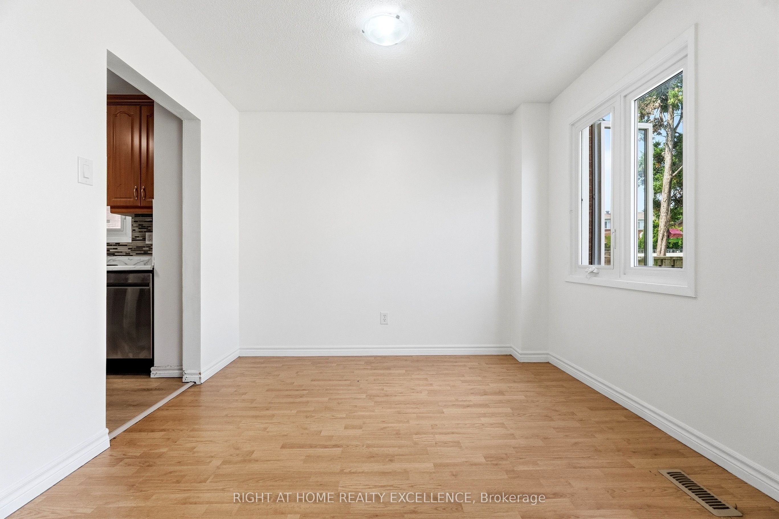 10 Banting Crescent Upper Property Photo 11