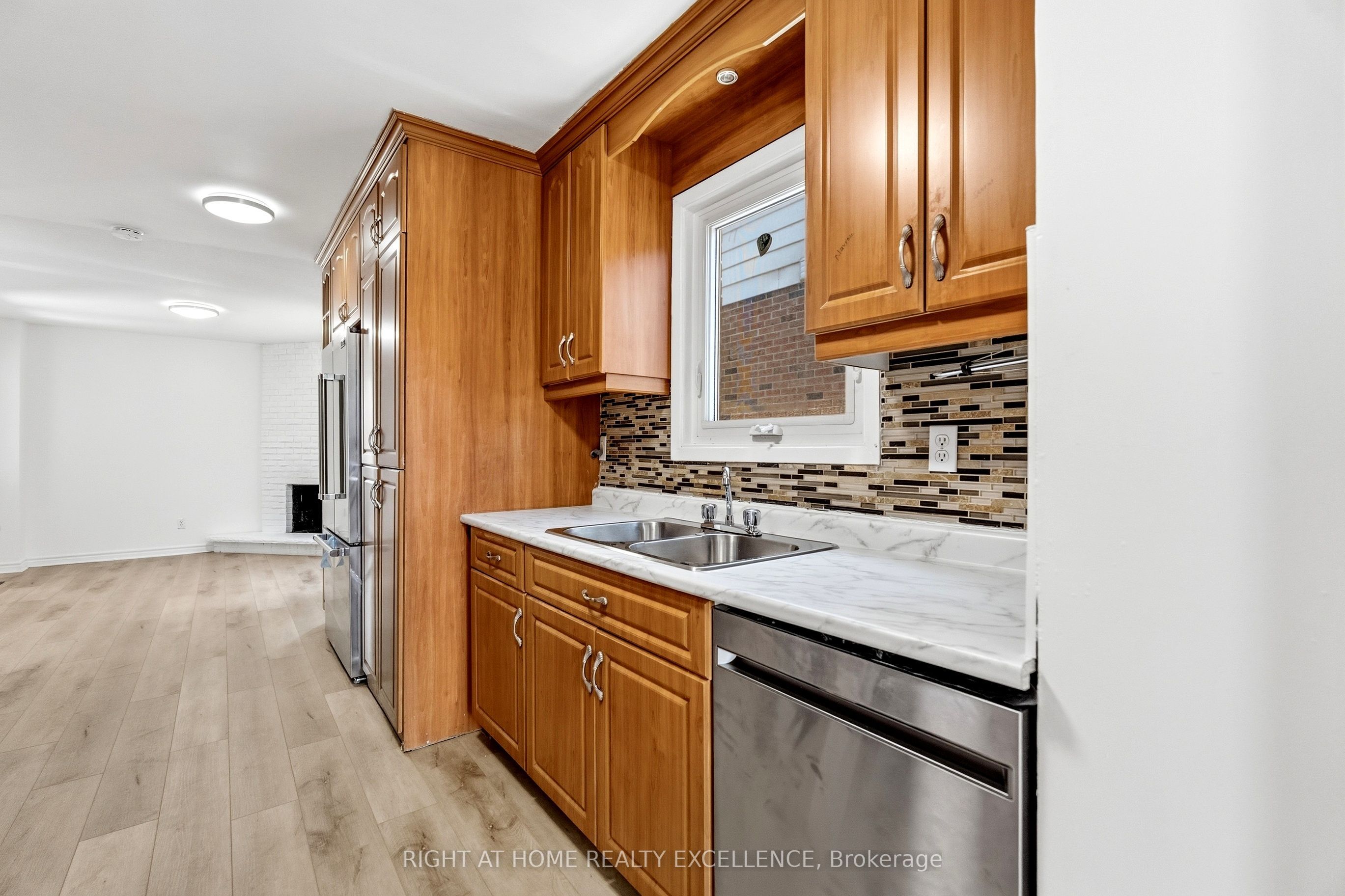 10 Banting Crescent Upper Property Photo 14
