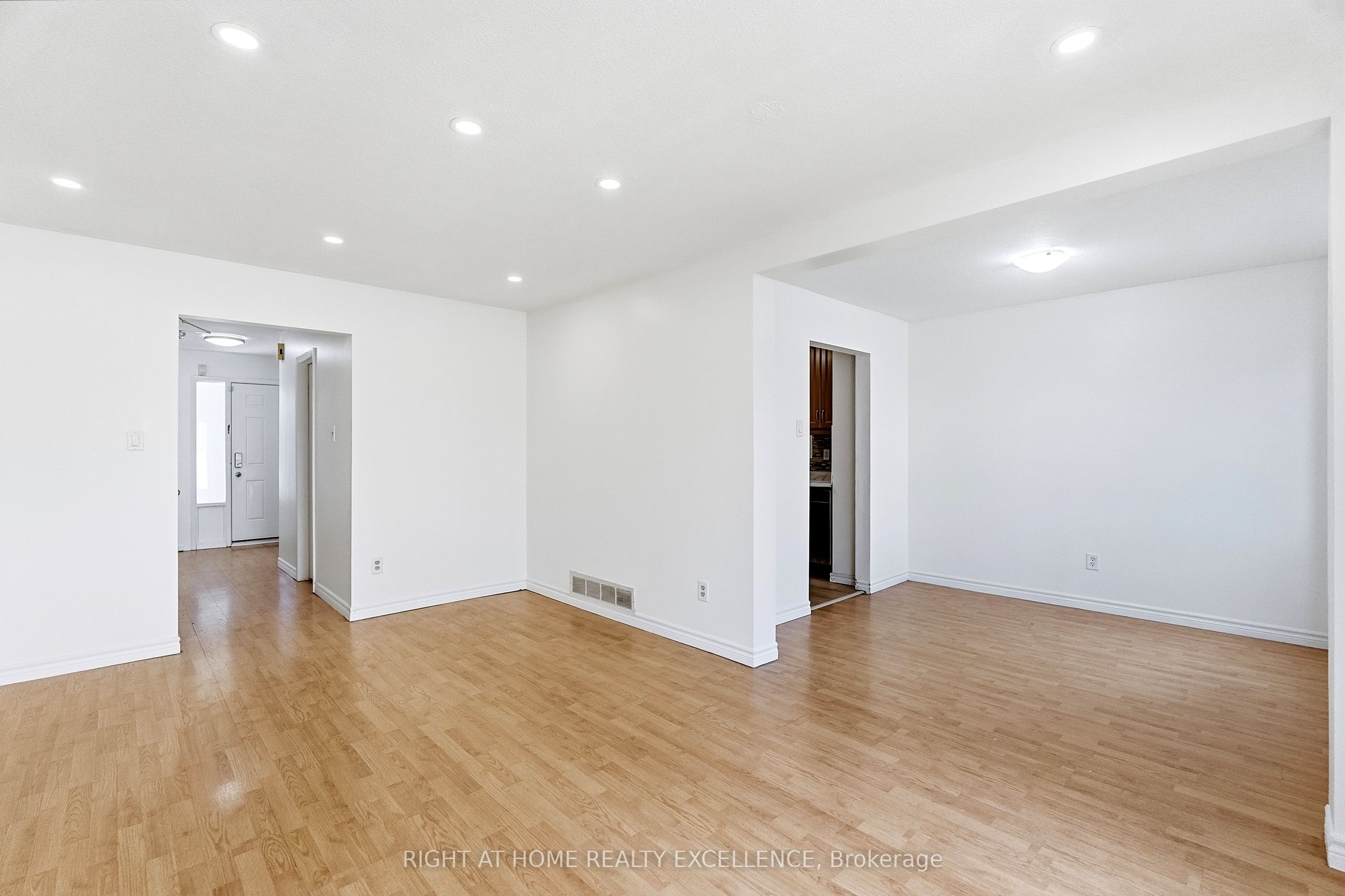10 Banting Crescent Upper Property Photo 17