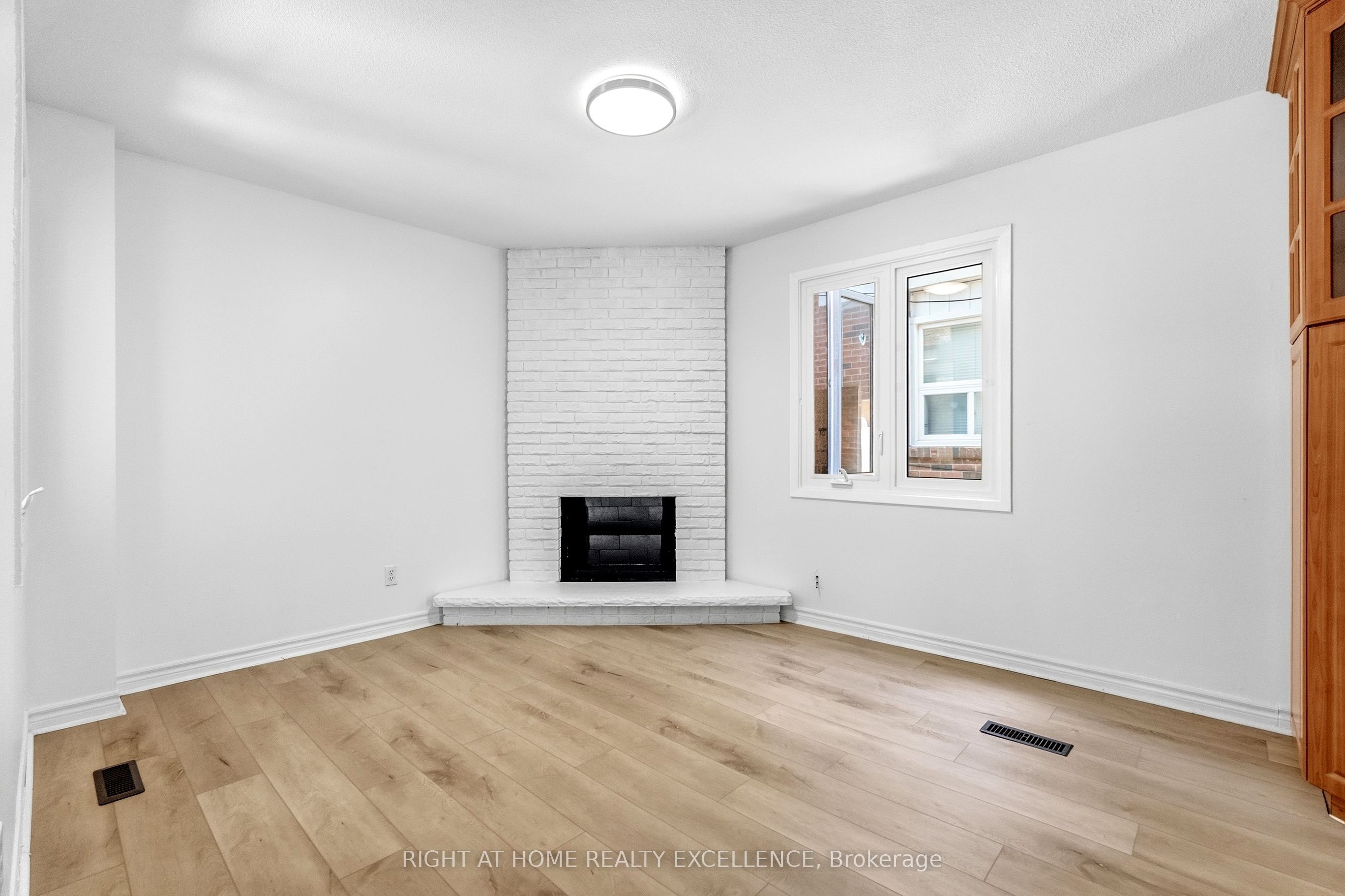 10 Banting Crescent Upper Property Photo 19