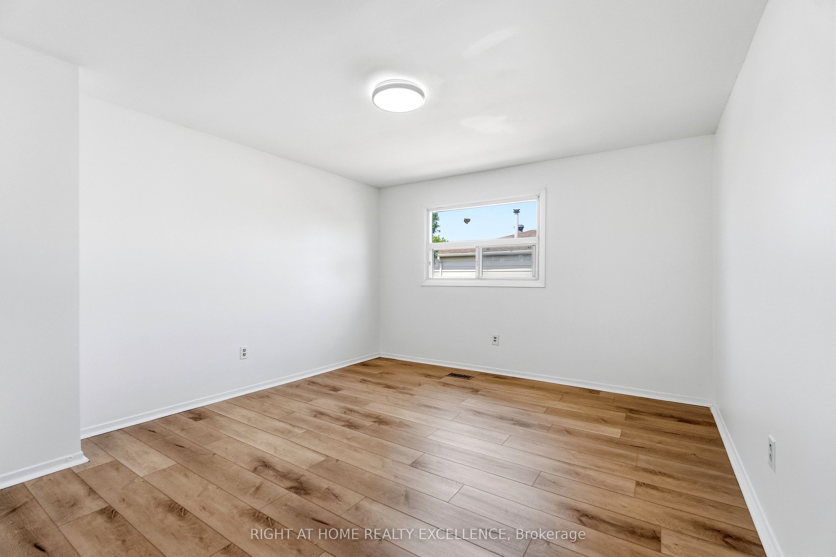 10 Banting Crescent Upper Property Photo 21