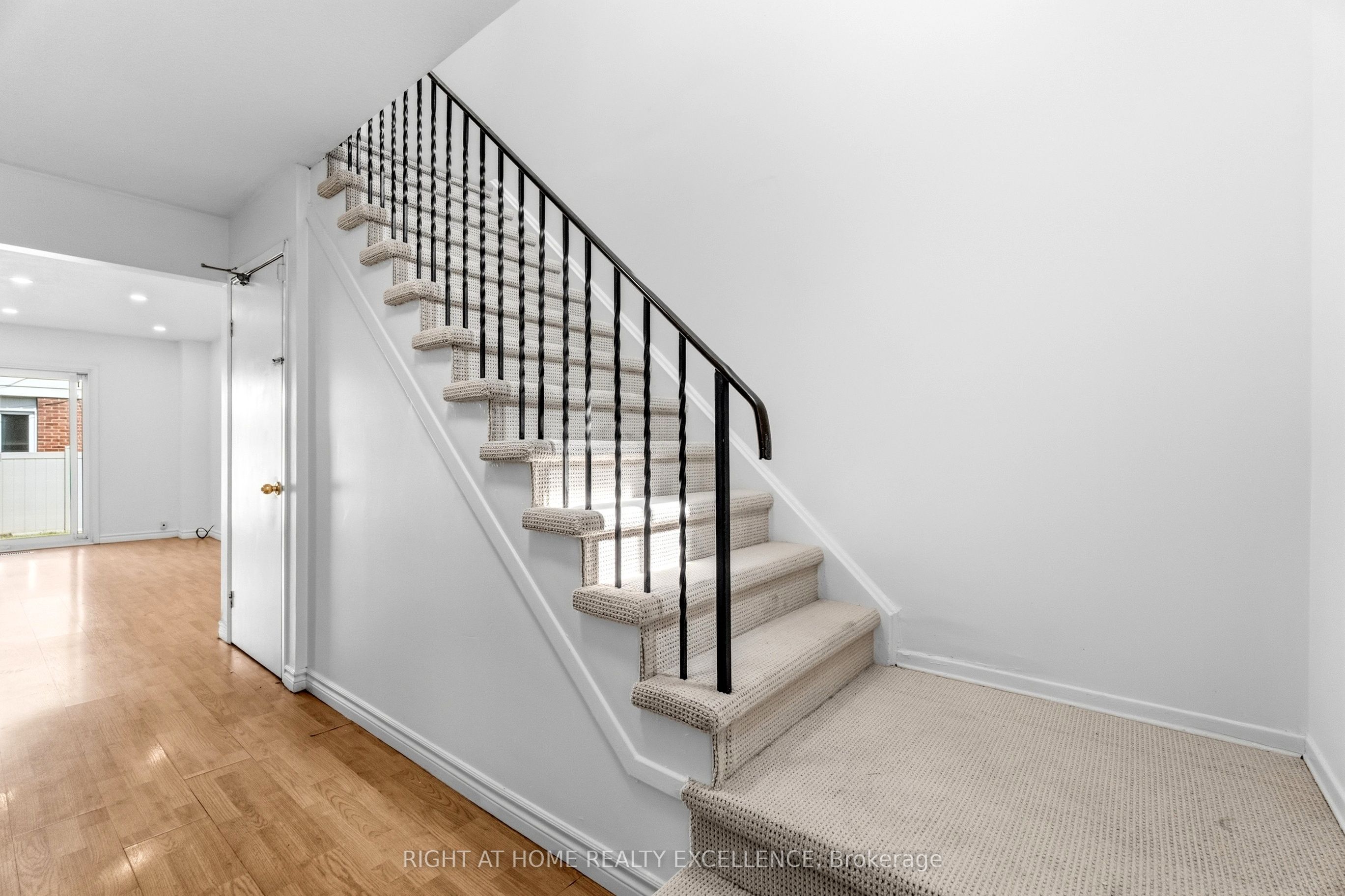 10 Banting Crescent Upper Property Photo 23