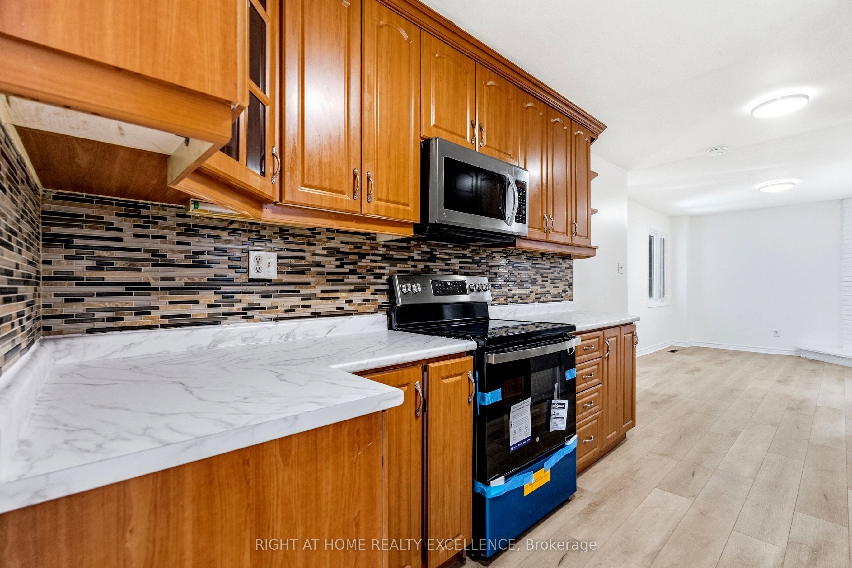 10 Banting Crescent Upper Property Photo 27