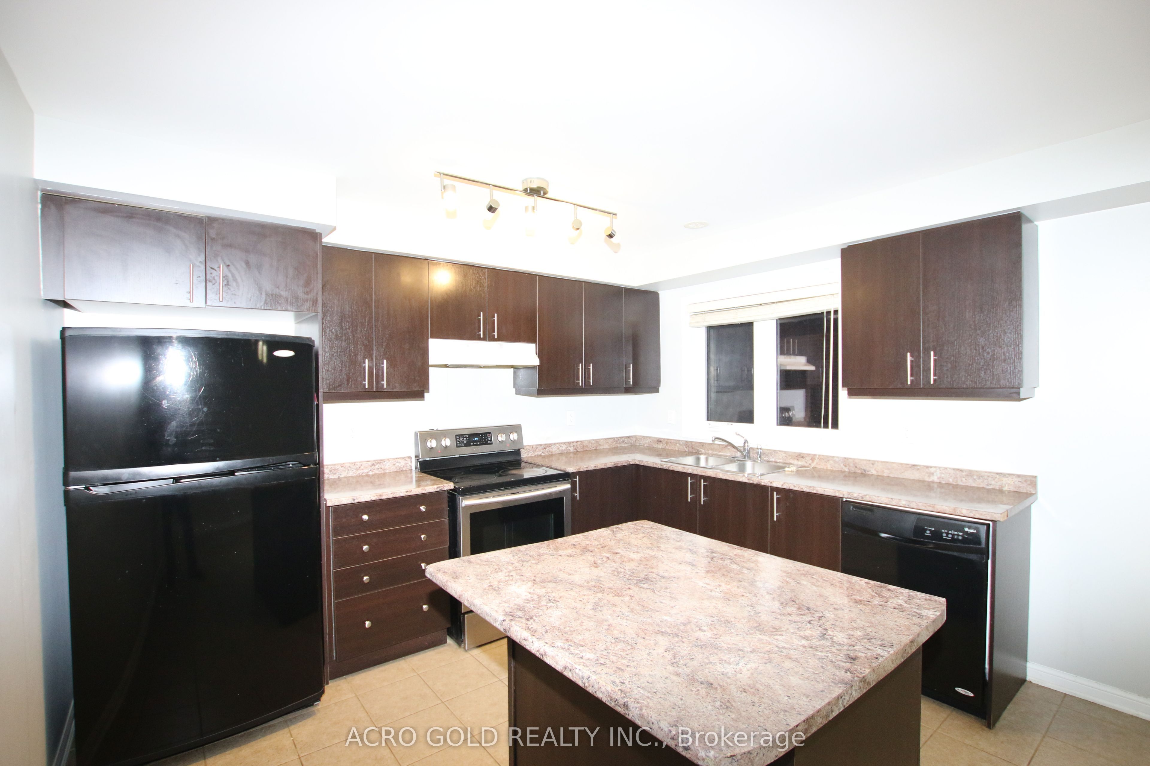 32 Mercedes Road Property Photo 8