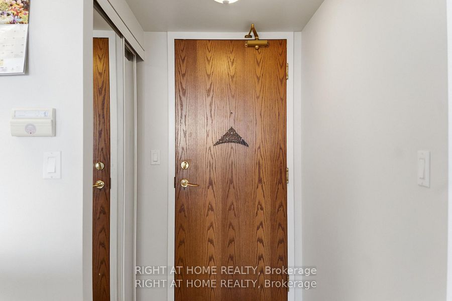 4879 KIMBERMOUNT Avenue 607 Property Photo 1