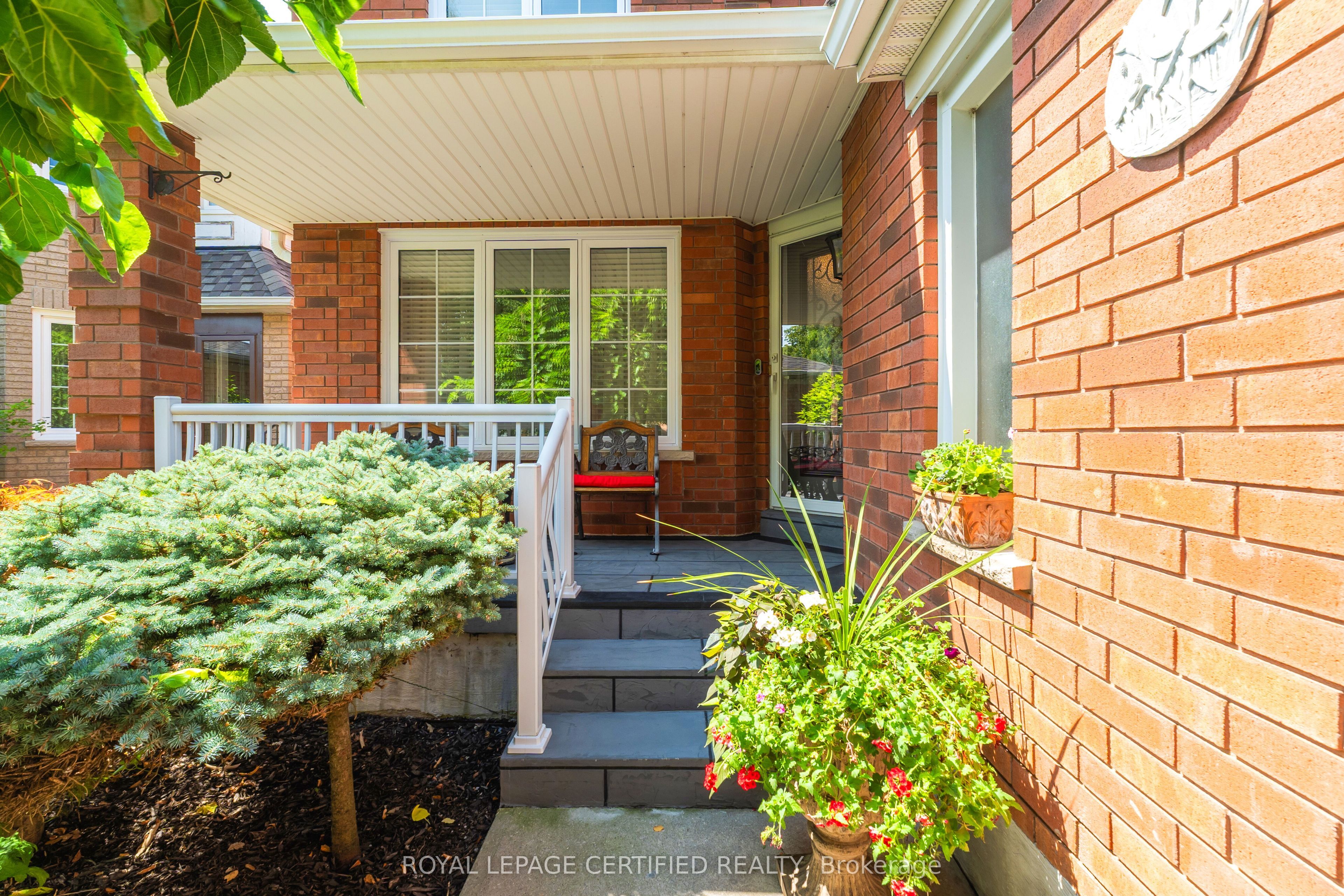 84 Softneedle Avenue Property Photo 2