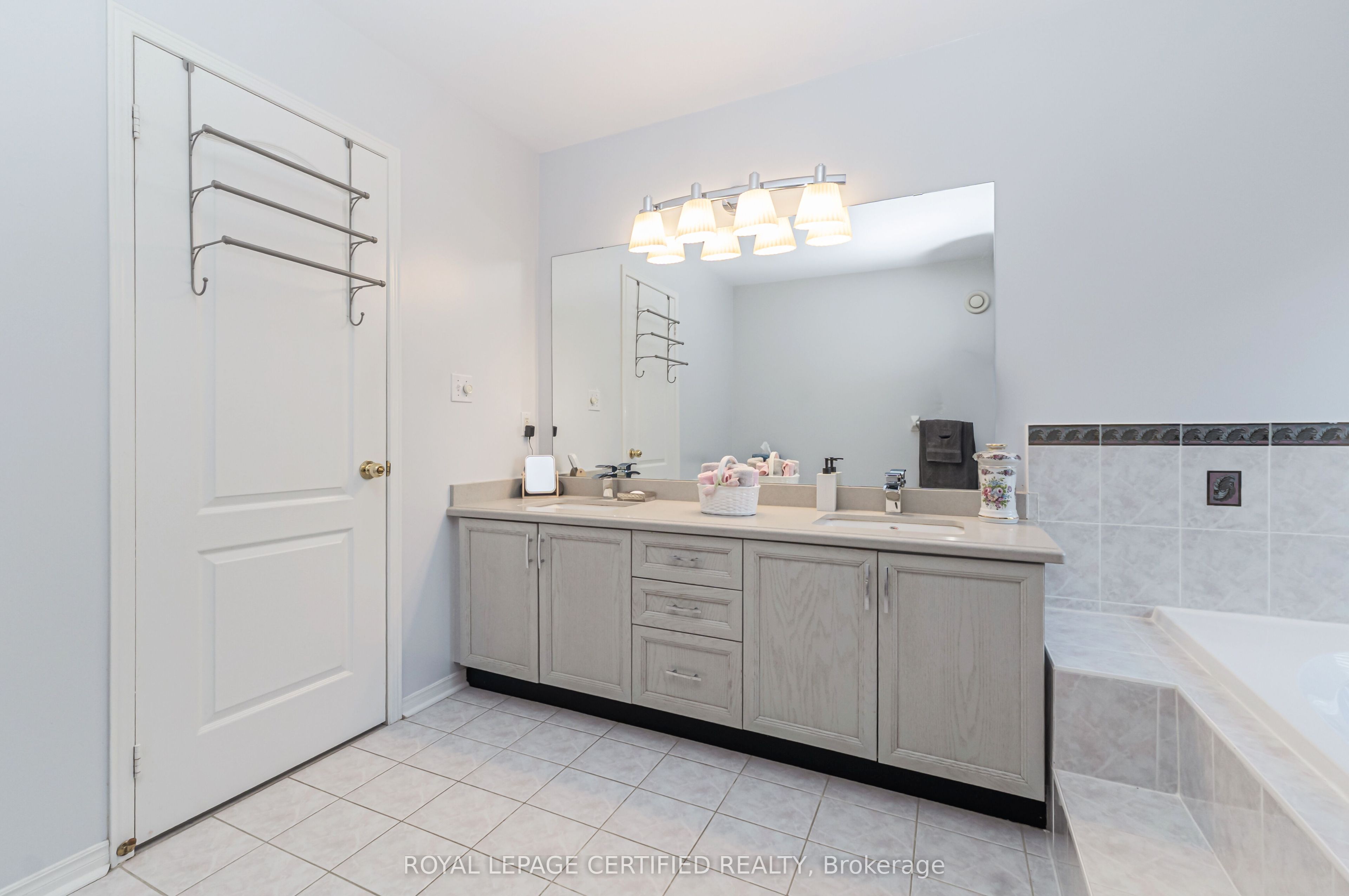 84 Softneedle Avenue Property Photo 23