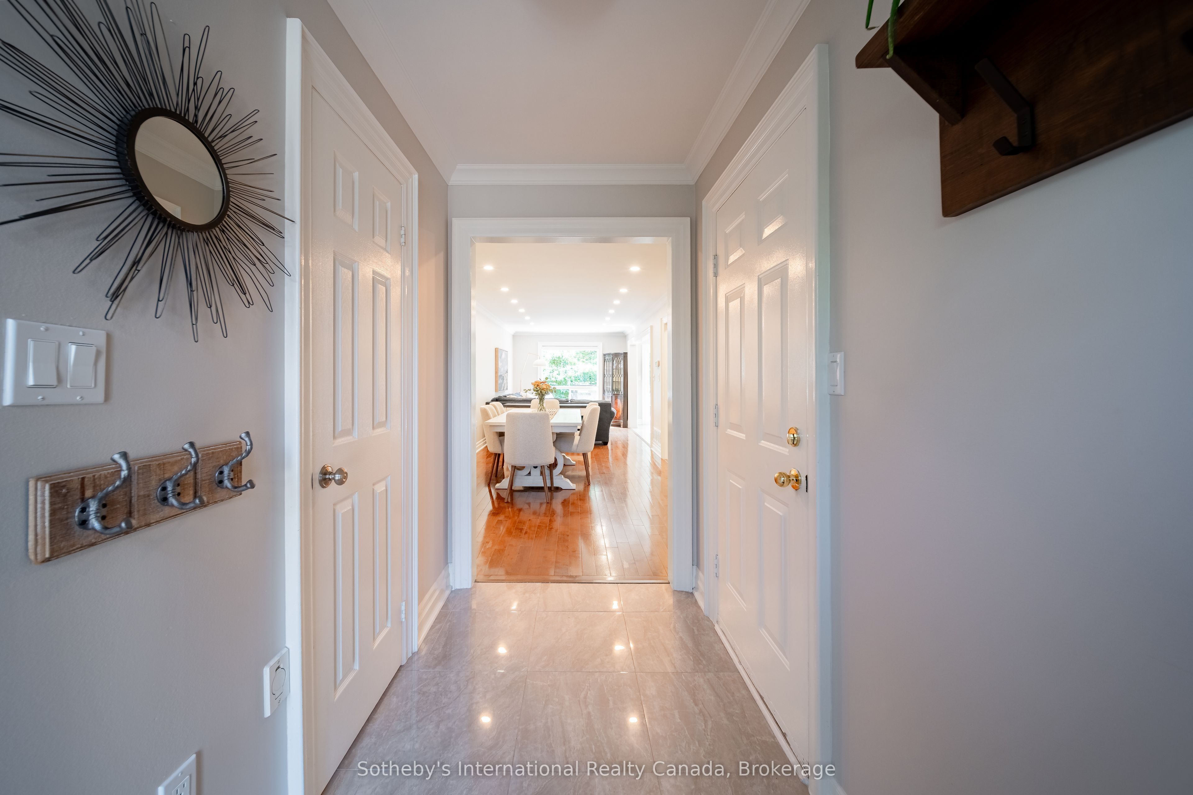 339 Ravineview Way Property Photo 5