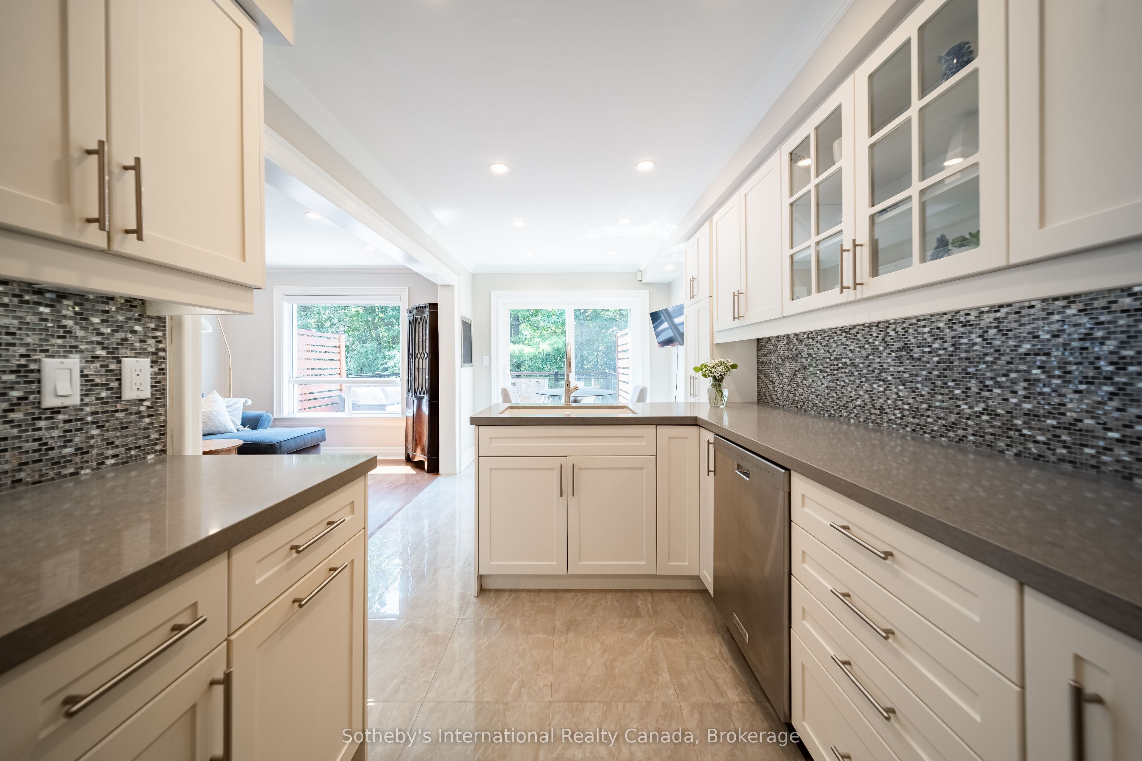 339 Ravineview Way Property Photo 15