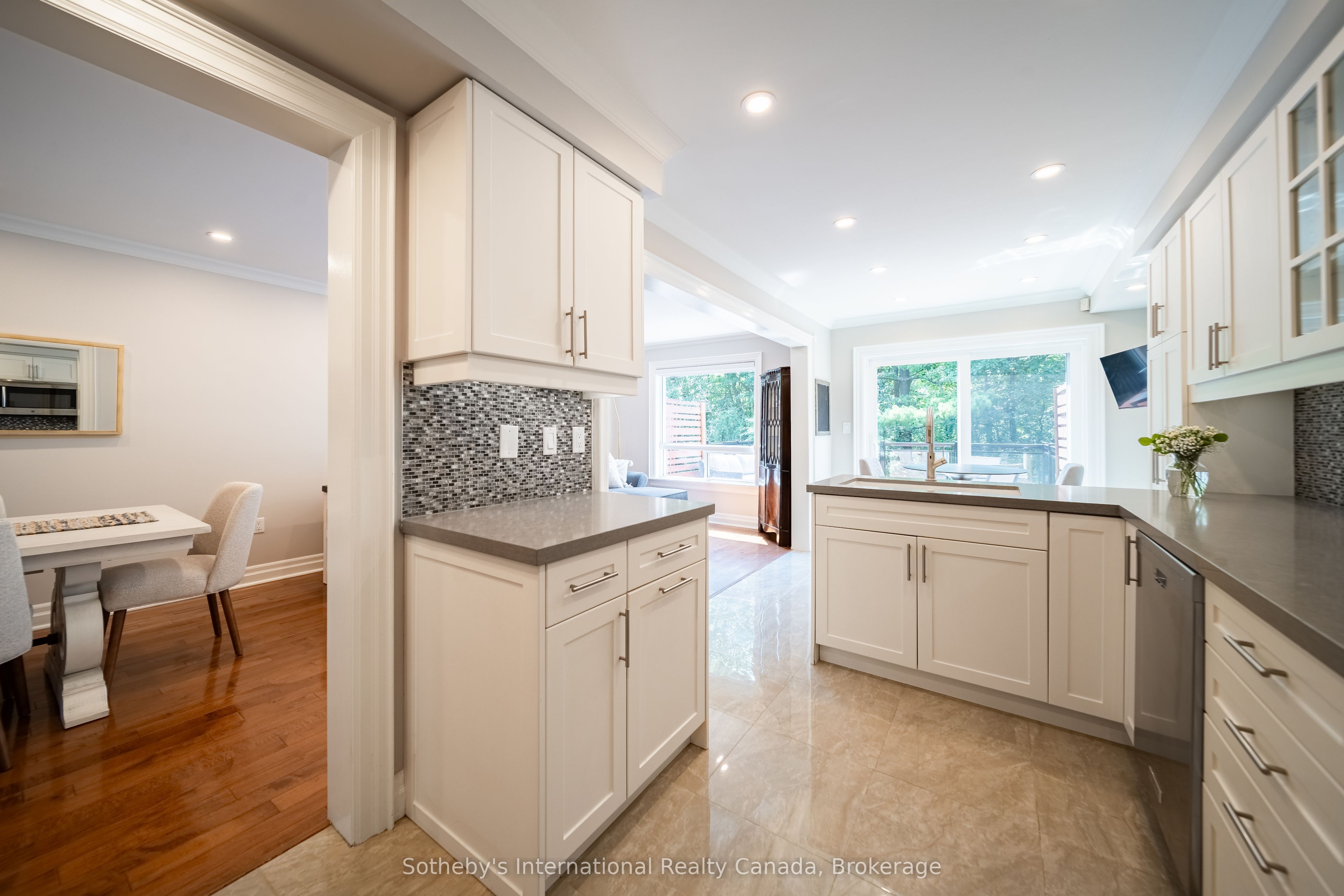 339 Ravineview Way Property Photo 16