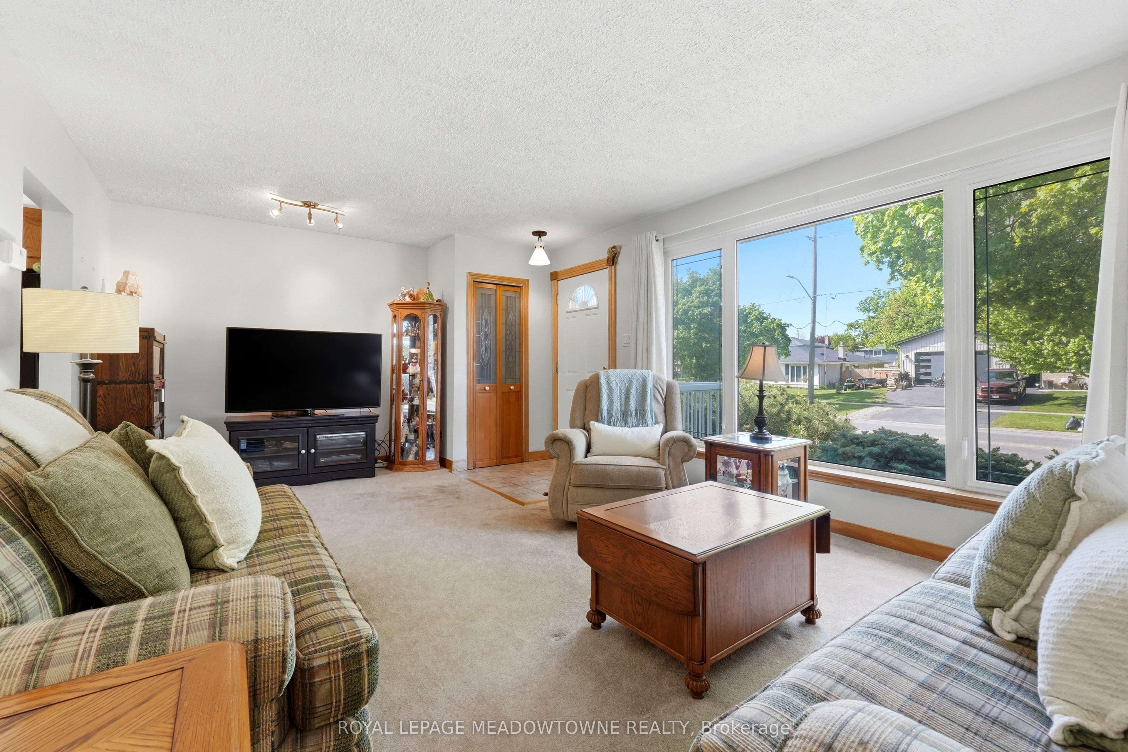 177 Delrex Boulevard Property Photo 6