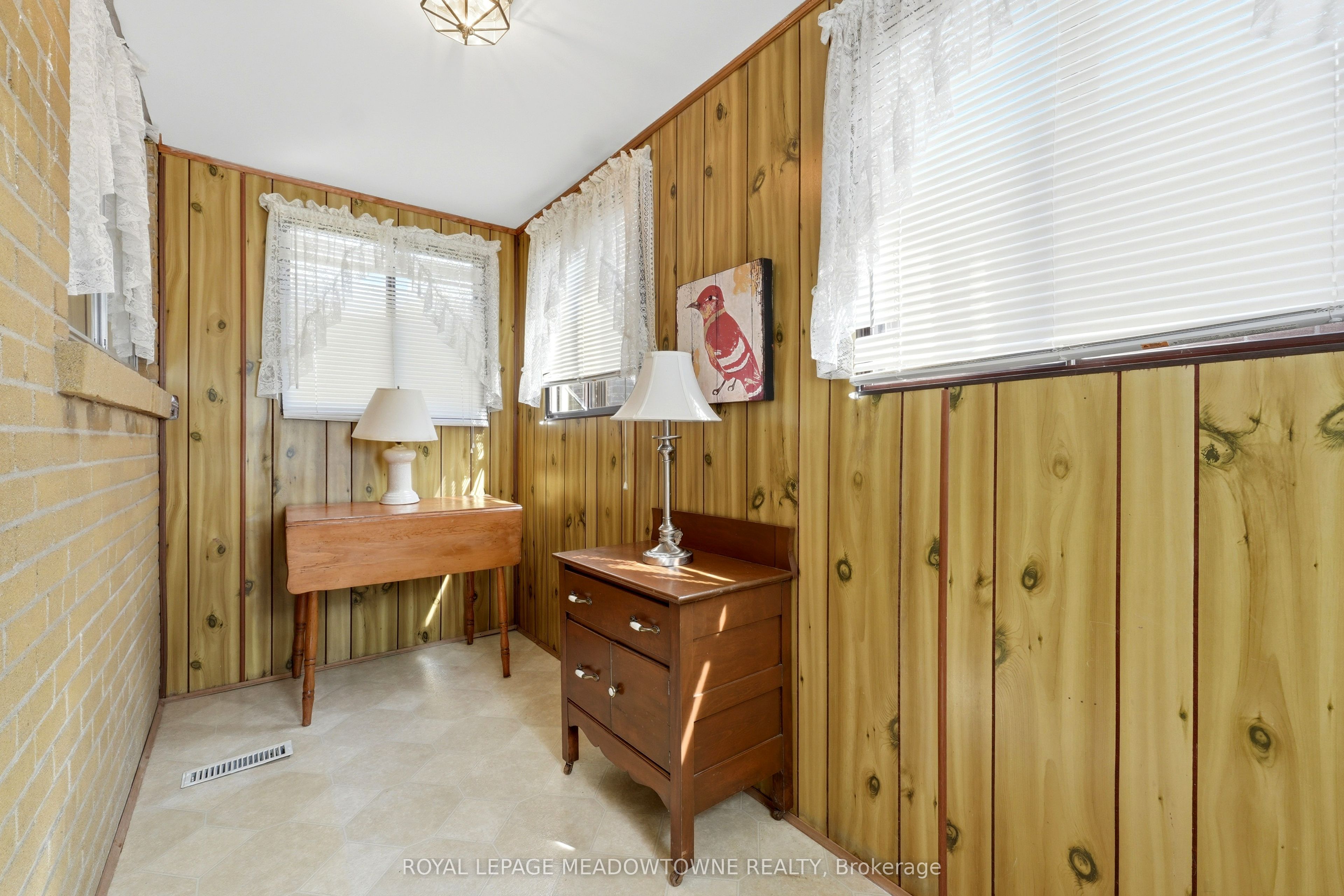 177 Delrex Boulevard Property Photo 14