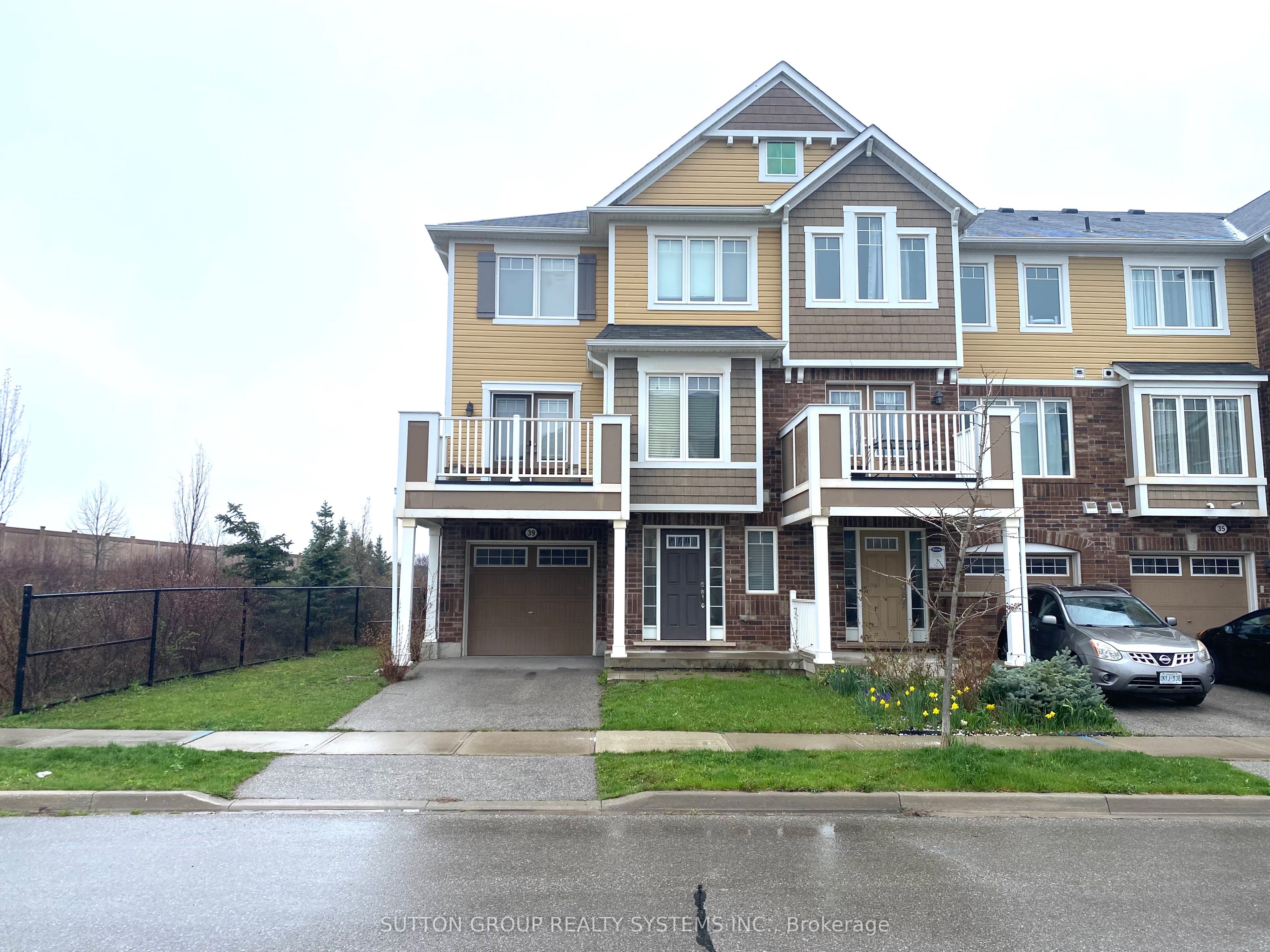 39 Suitor Court Property Photo 1