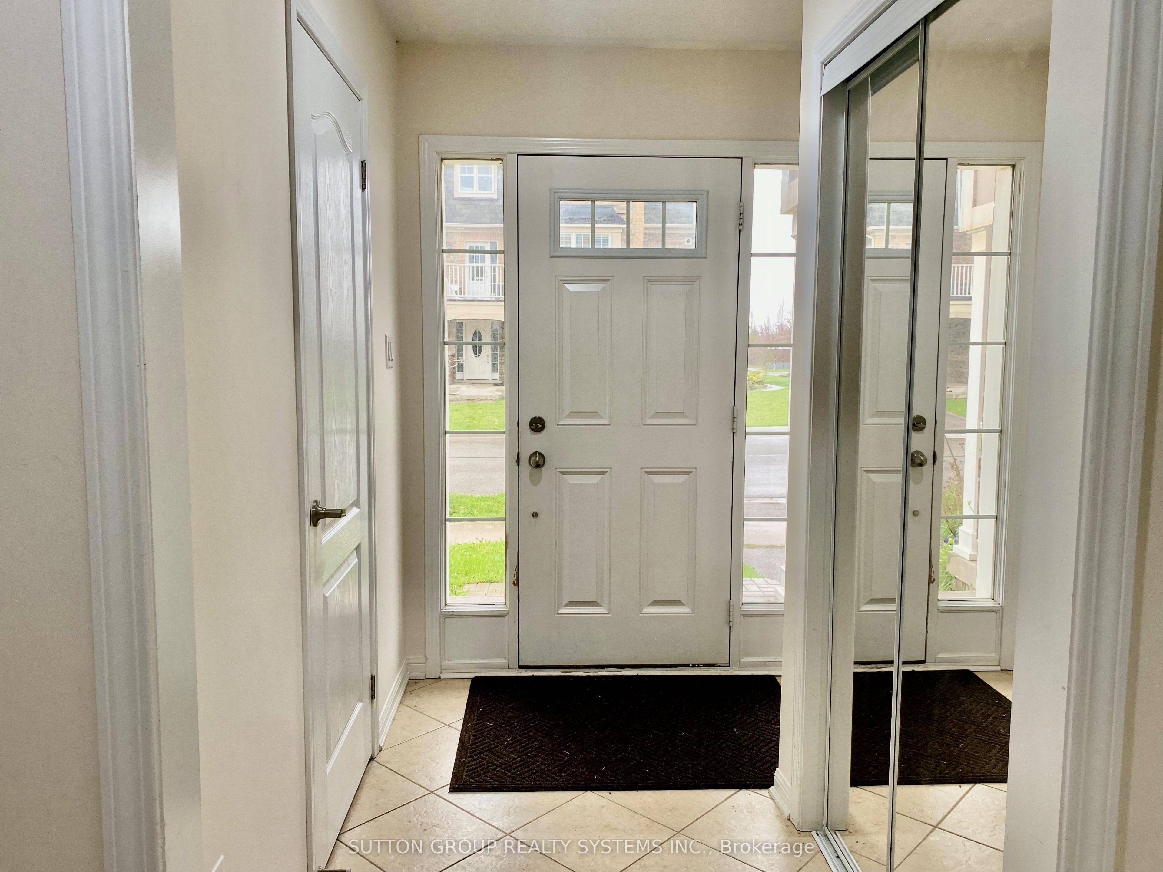 39 Suitor Court Property Photo 2