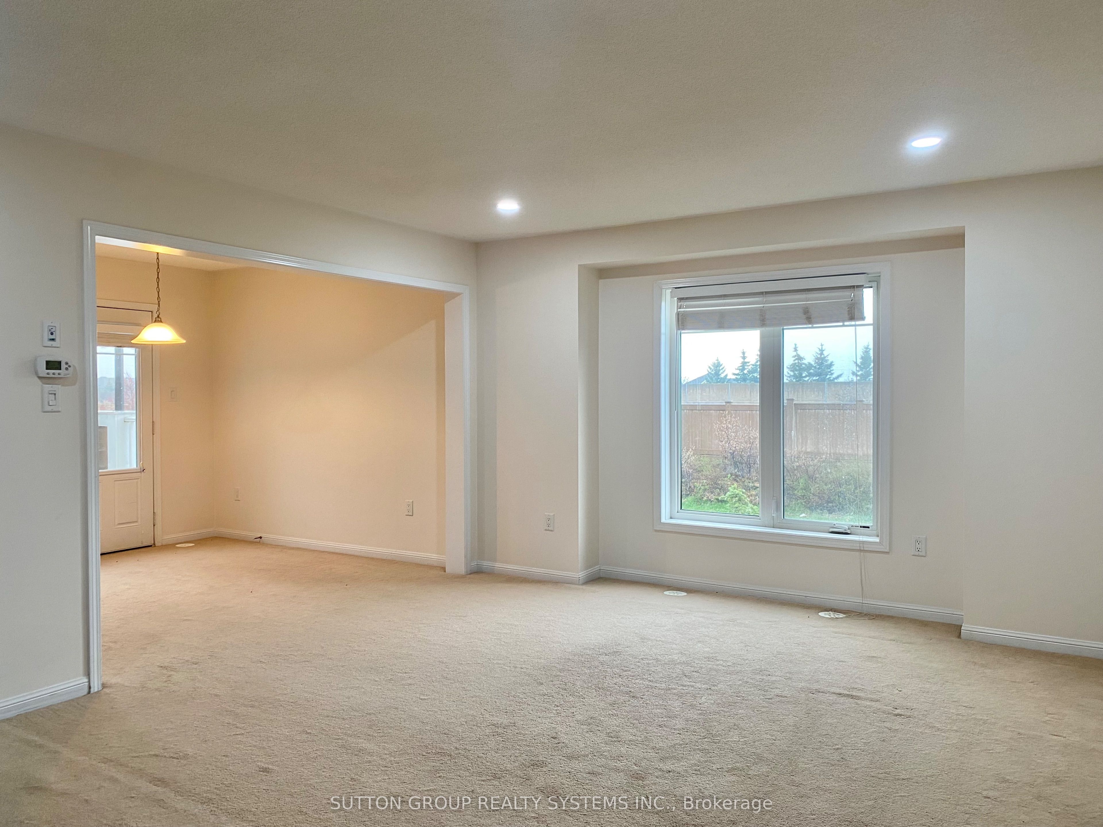 39 Suitor Court Property Photo 5
