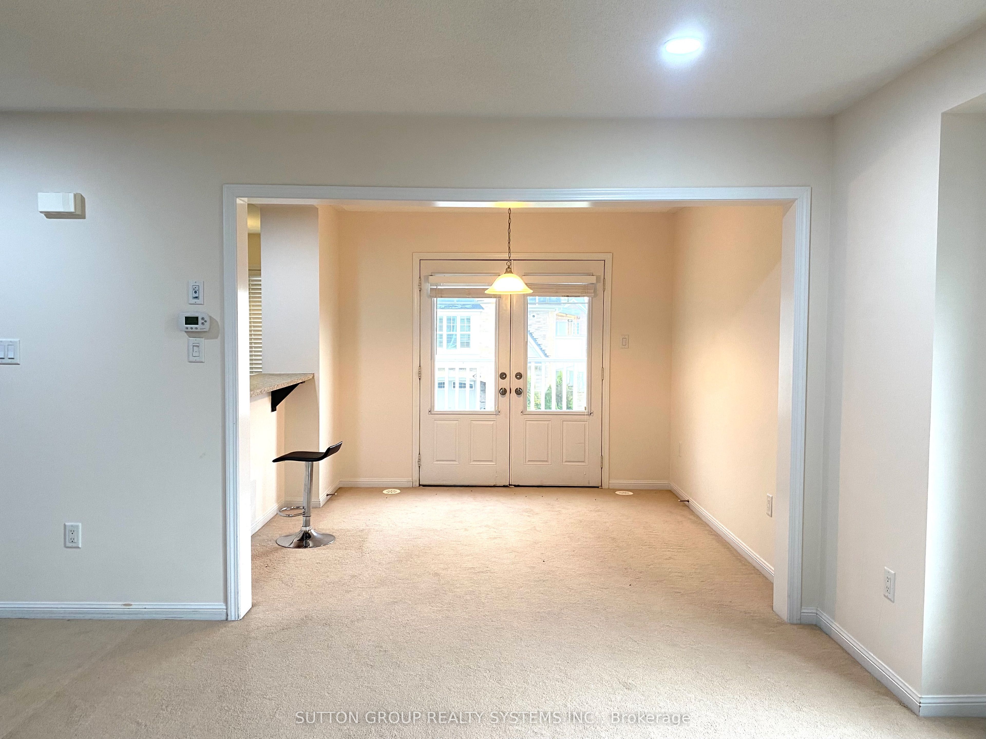 39 Suitor Court Property Photo 6